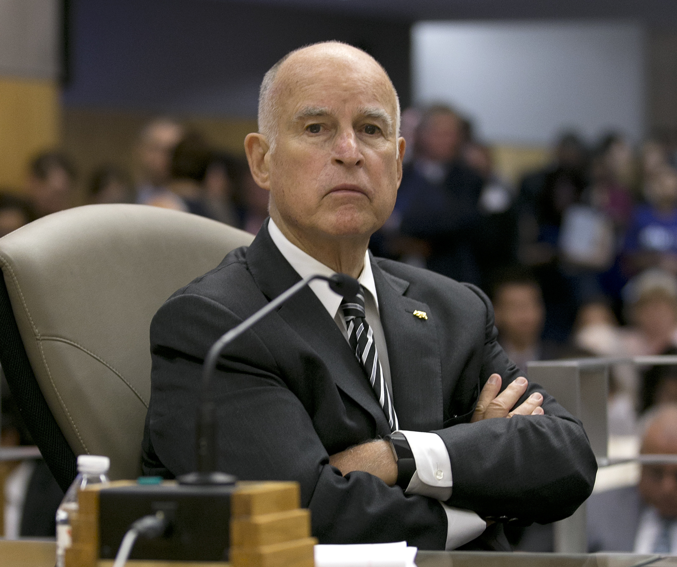 California knocks Trump as it extends climate change effort