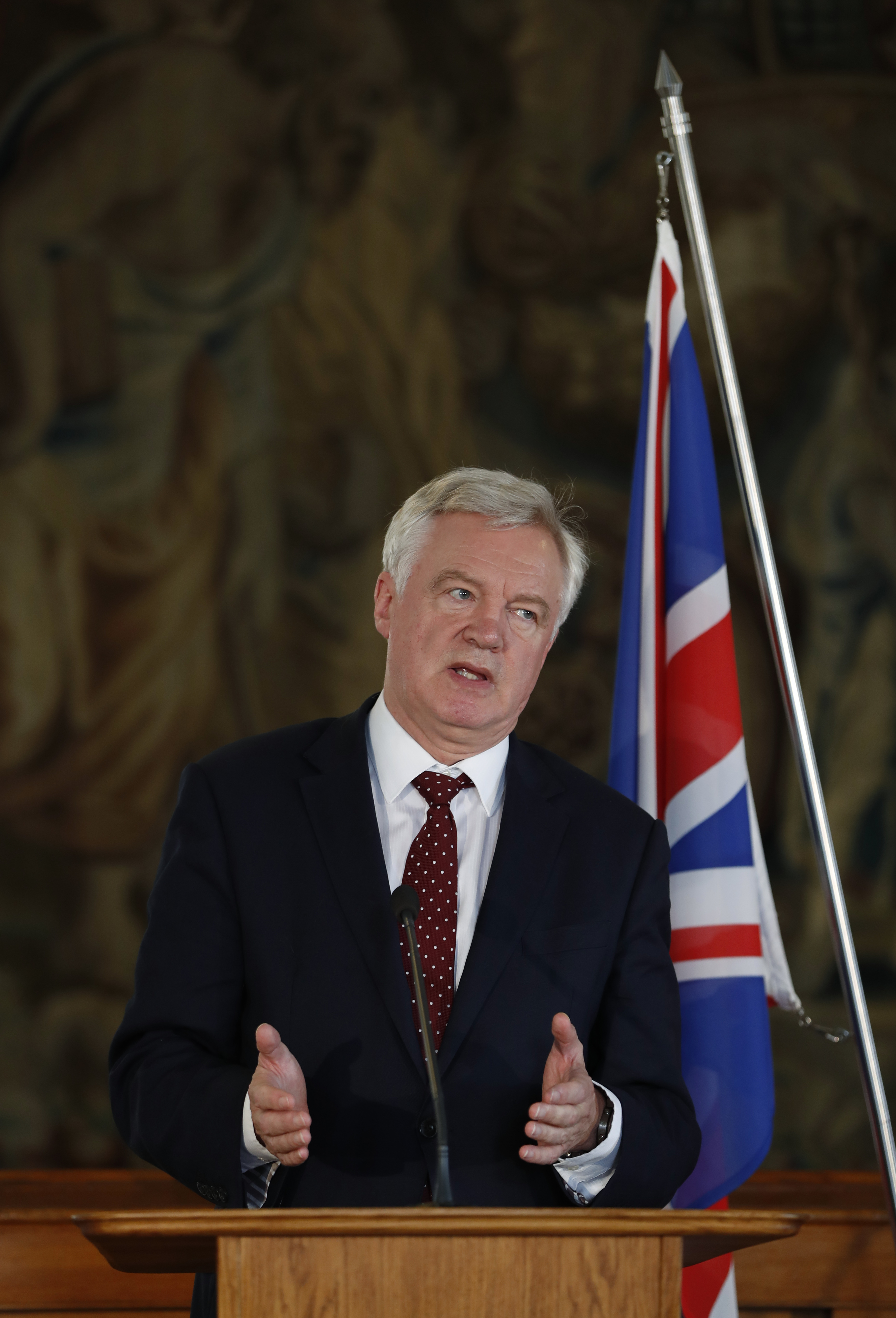UK Brexit minister: progress made in talks on citizen rights