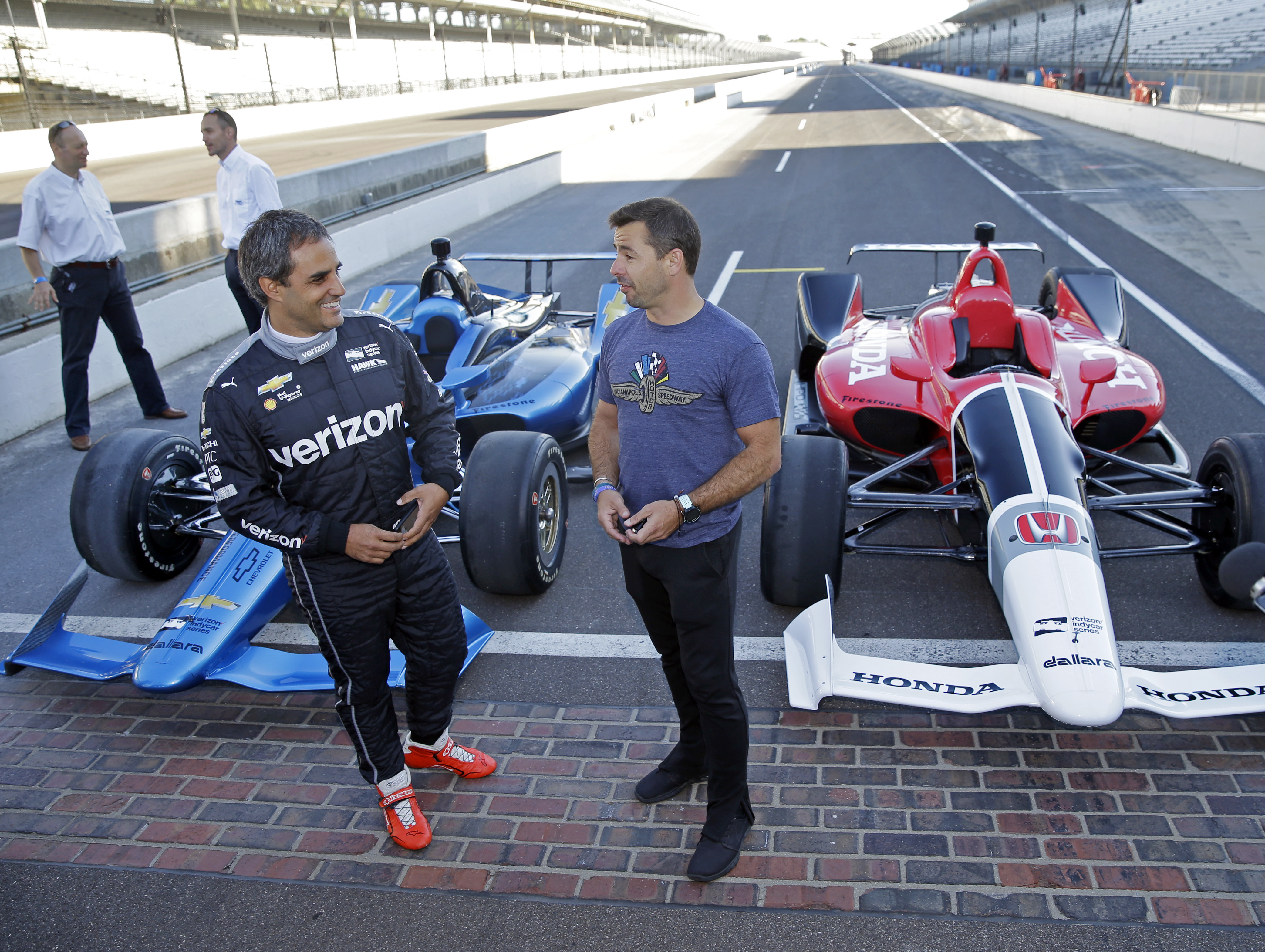 New IndyCar kits get high marks on opening day of testing