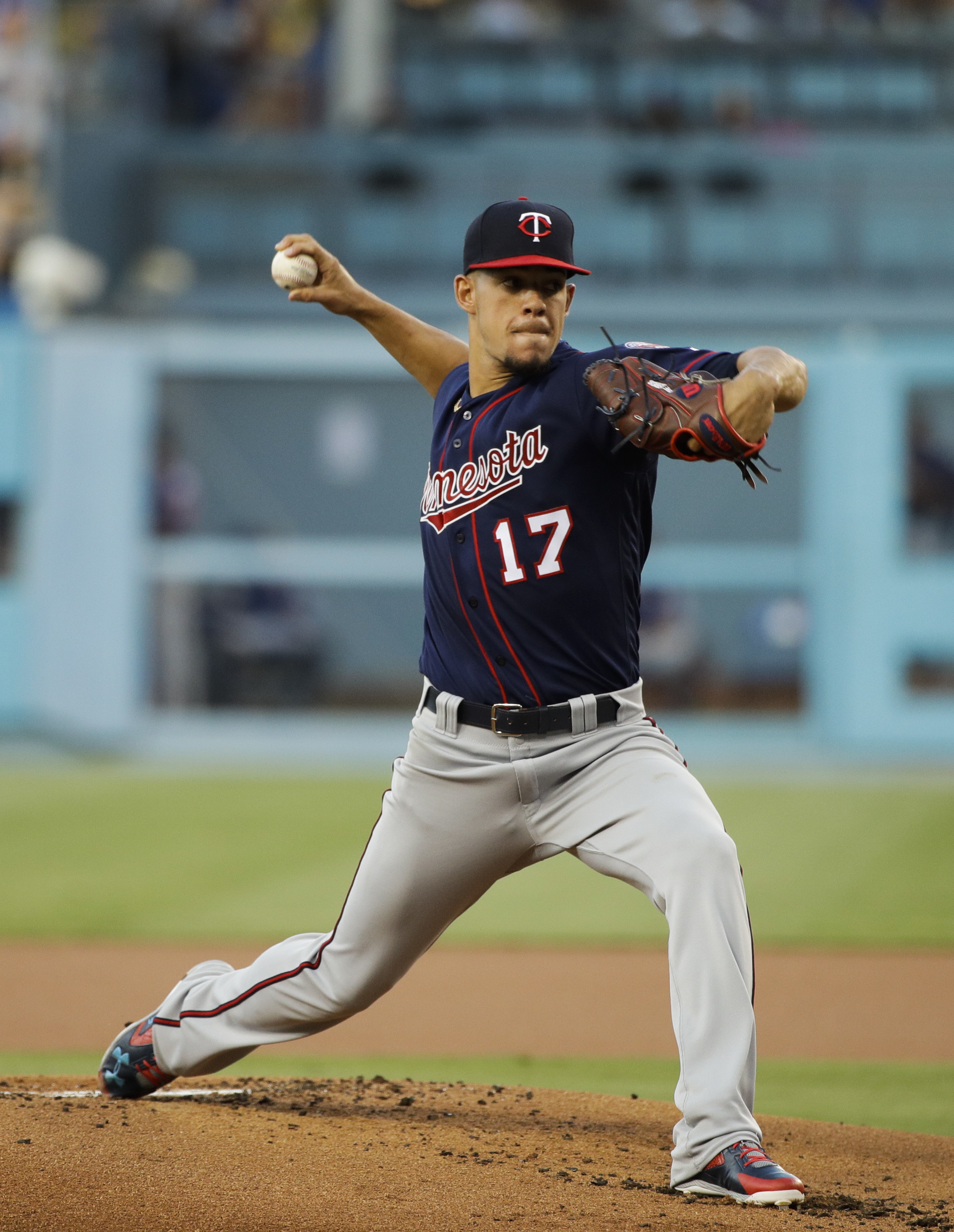 Dodgers first to win 70 games with 6-2 victory over Twins