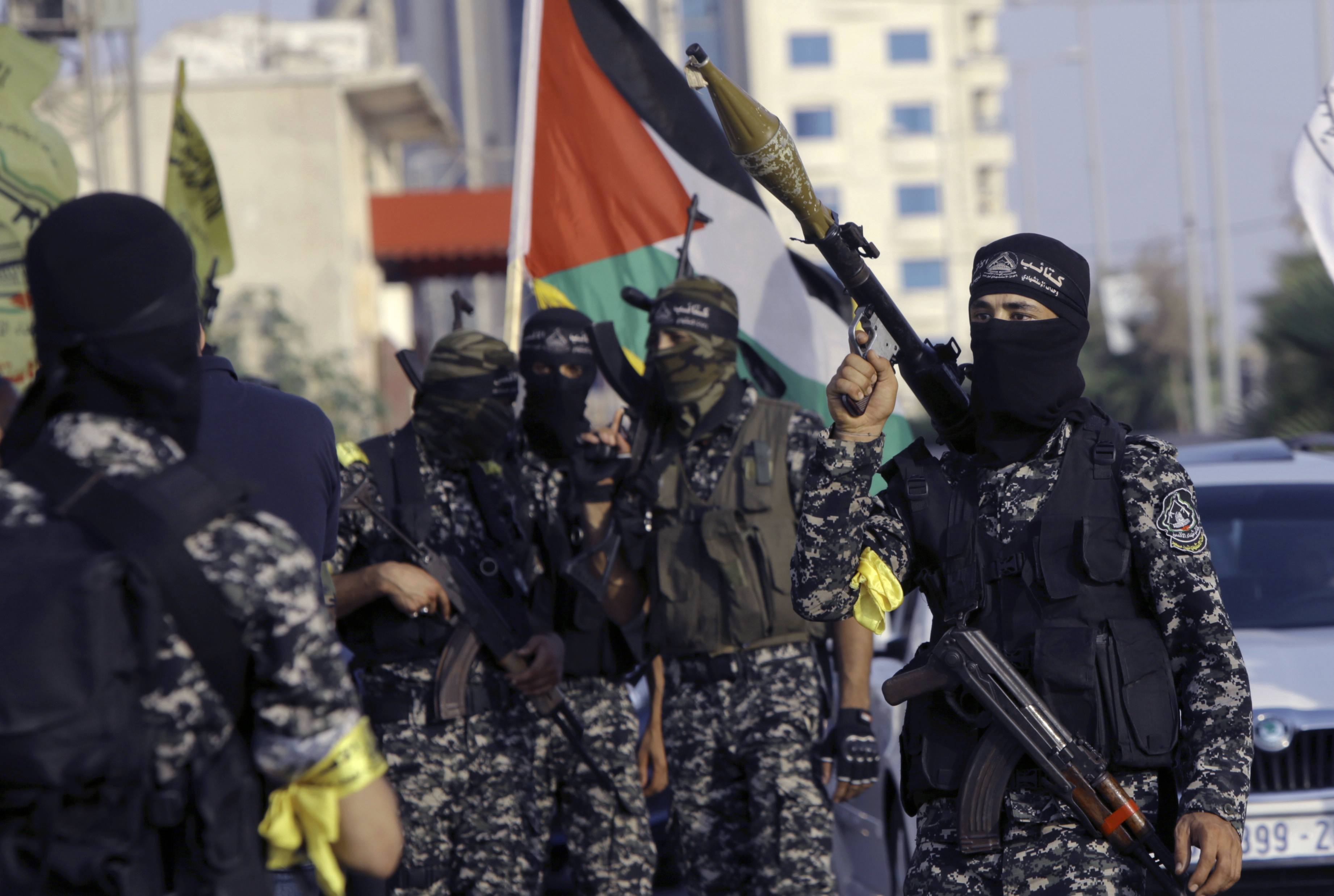 Israel removes railings, overhead bridge near holy site