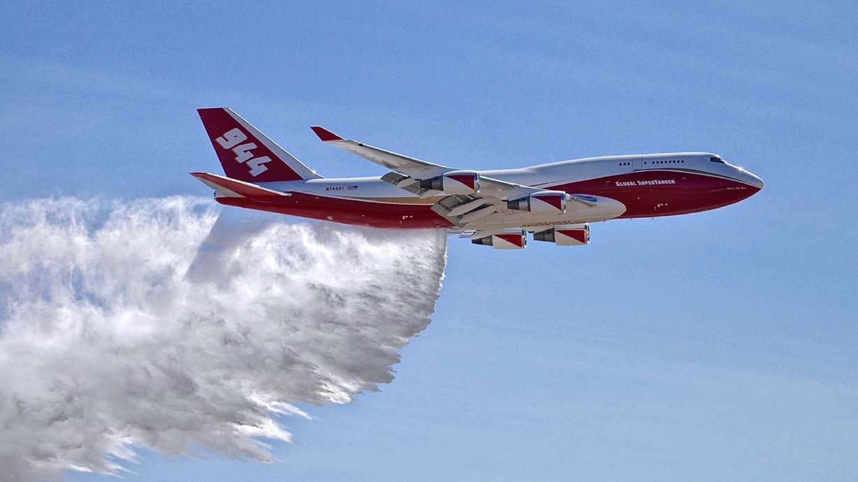 Jumbo airtanker gets approval to fight US wildfires