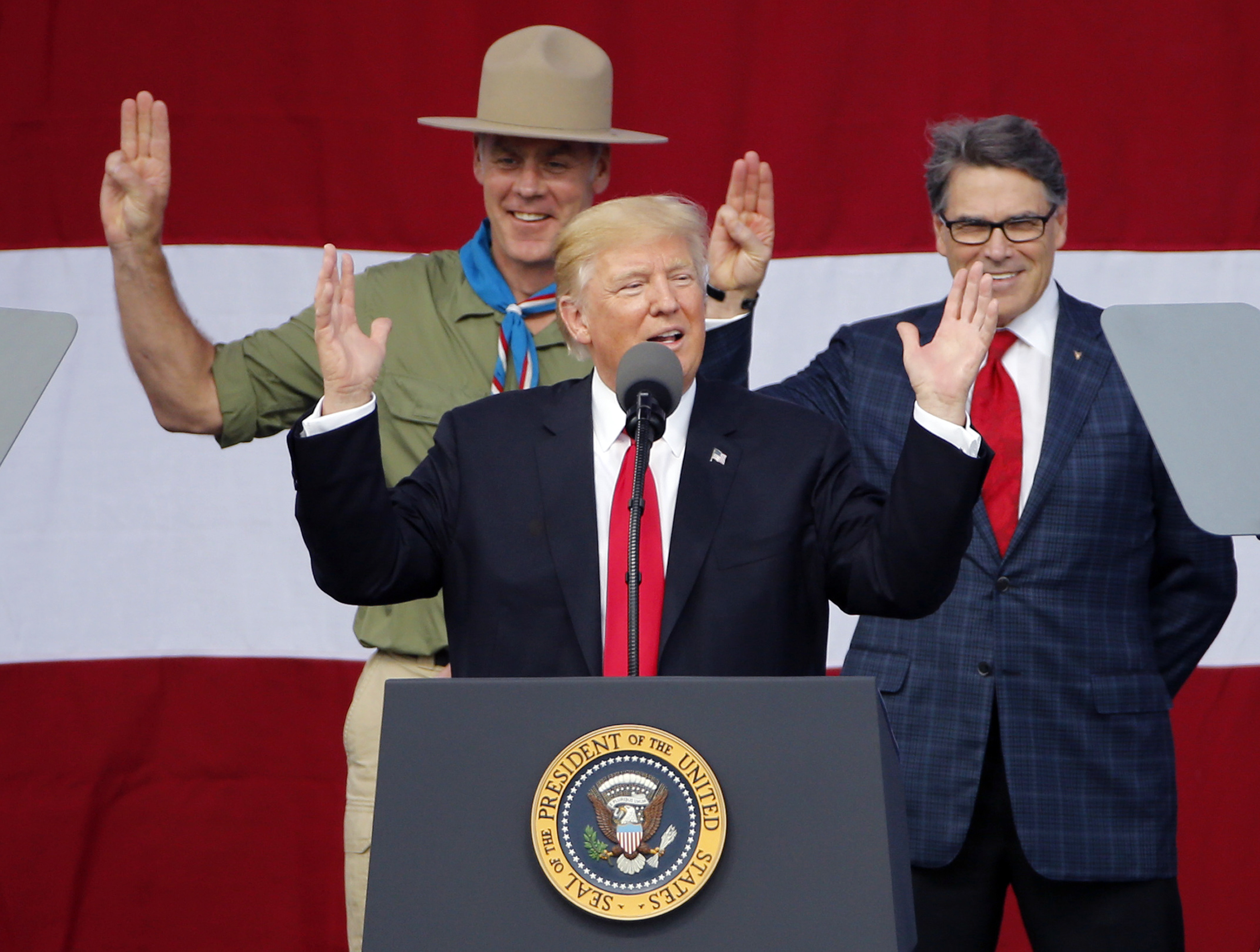 Boy Scout leader apologizes for Trump's political rhetoric