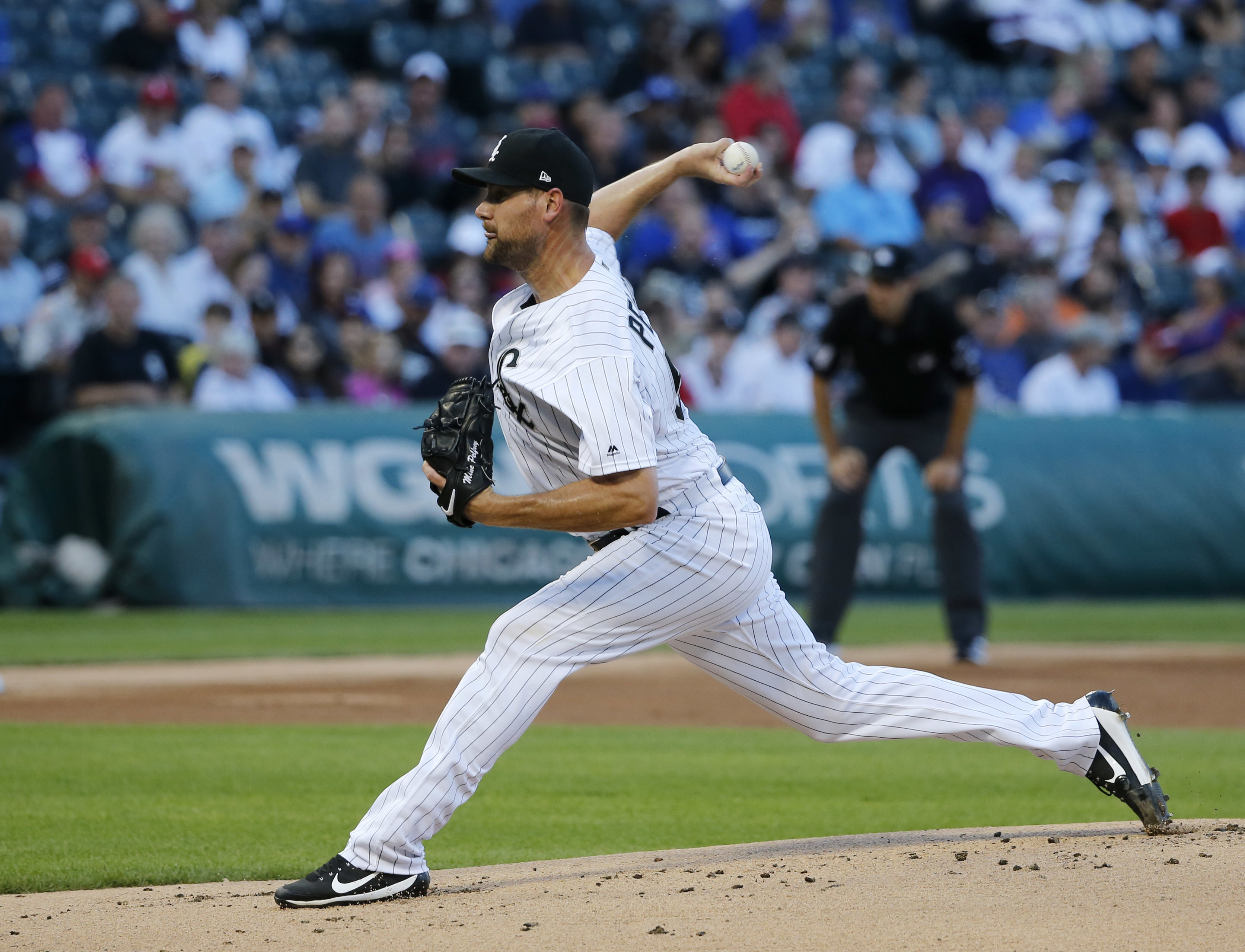 Schwarber powers streaking Cubs to 6-3 win over White Sox