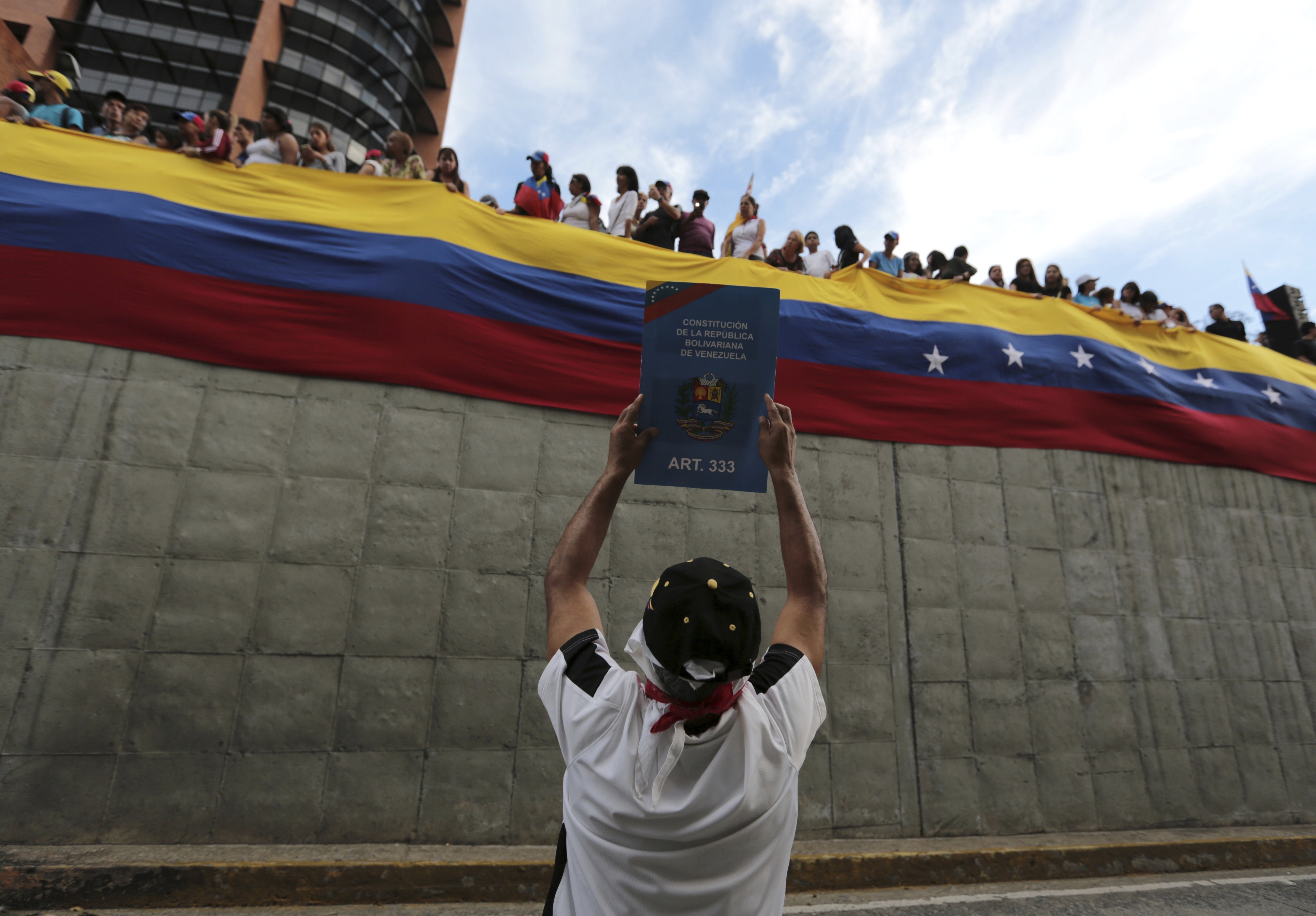 Few heed call for mass protest in Venezuela's capital