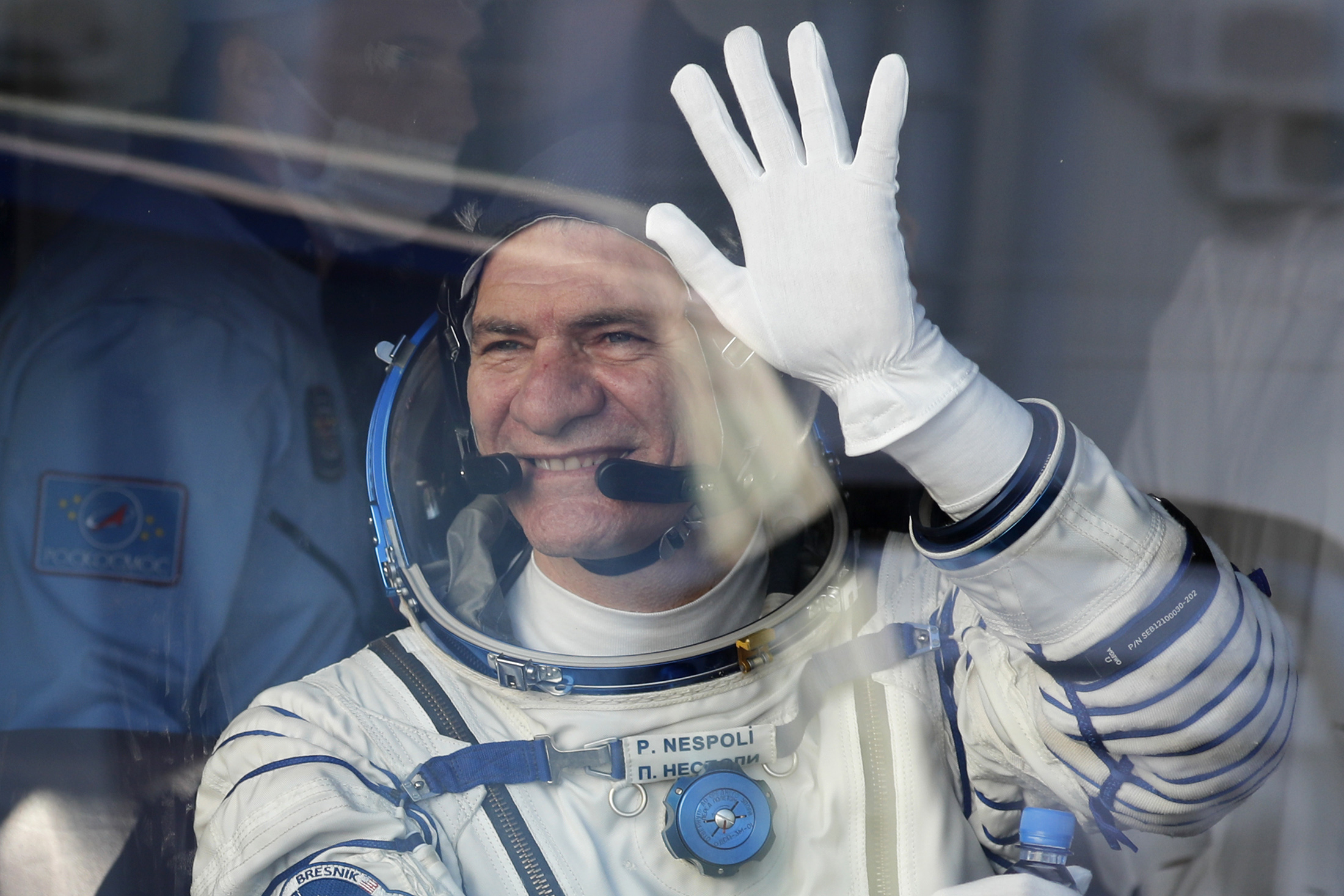Space capsule with 3 astronauts blasts off to orbiting lab