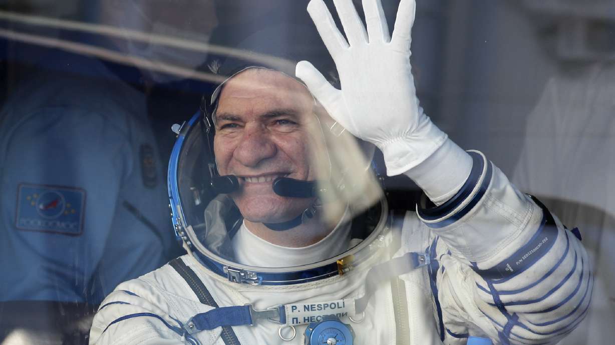 Space capsule with 3 astronauts blasts off to orbiting lab
