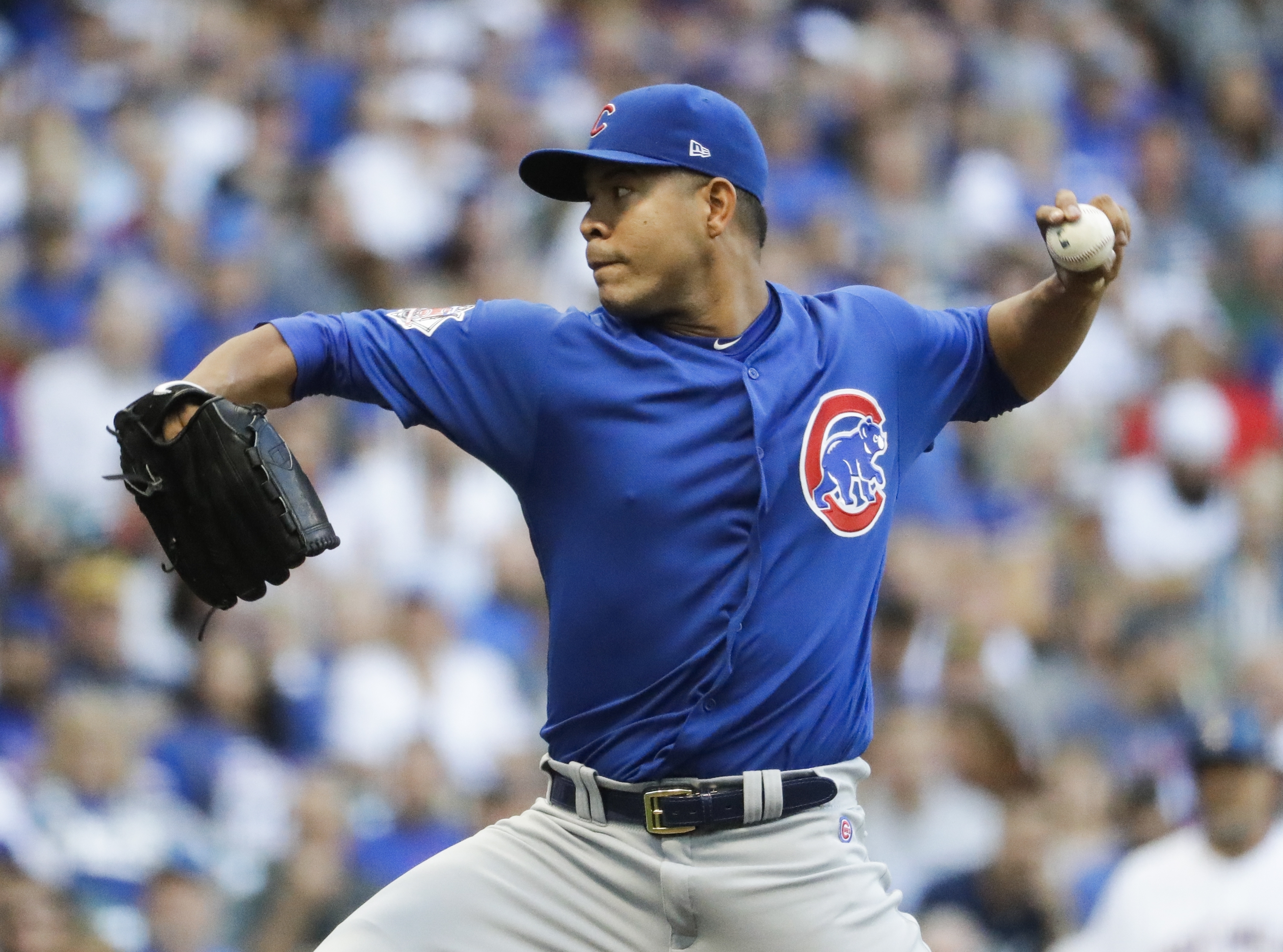 Suter's strong outing lifts Brewers past Cubs 2-1