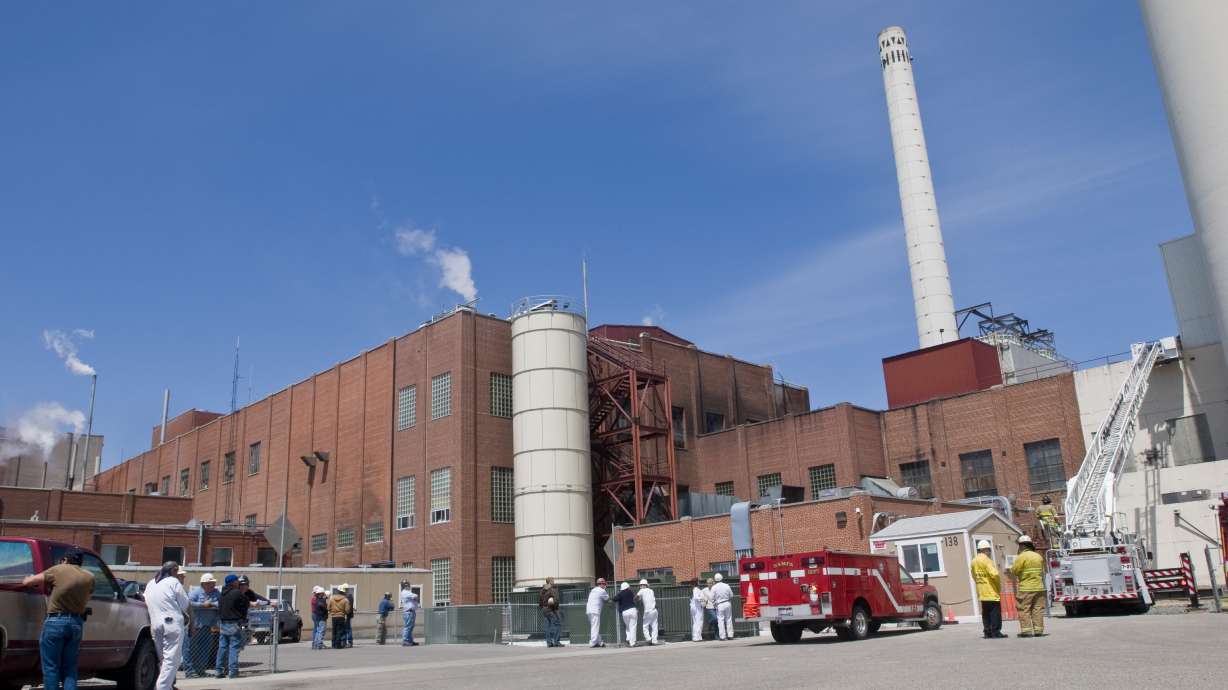 Southern Idaho workers burned when hot liquid overflows tank