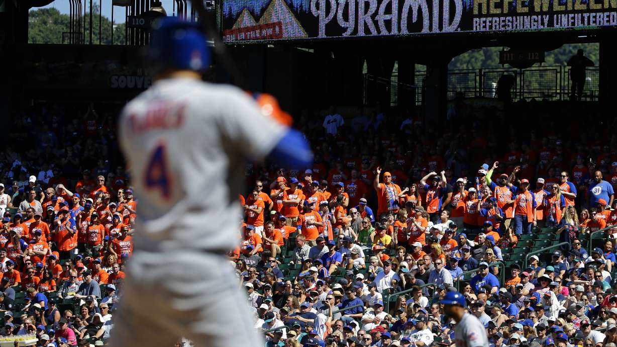 Gallardo, Mariners beat Mets 3-2 to end deGrom's win streak
