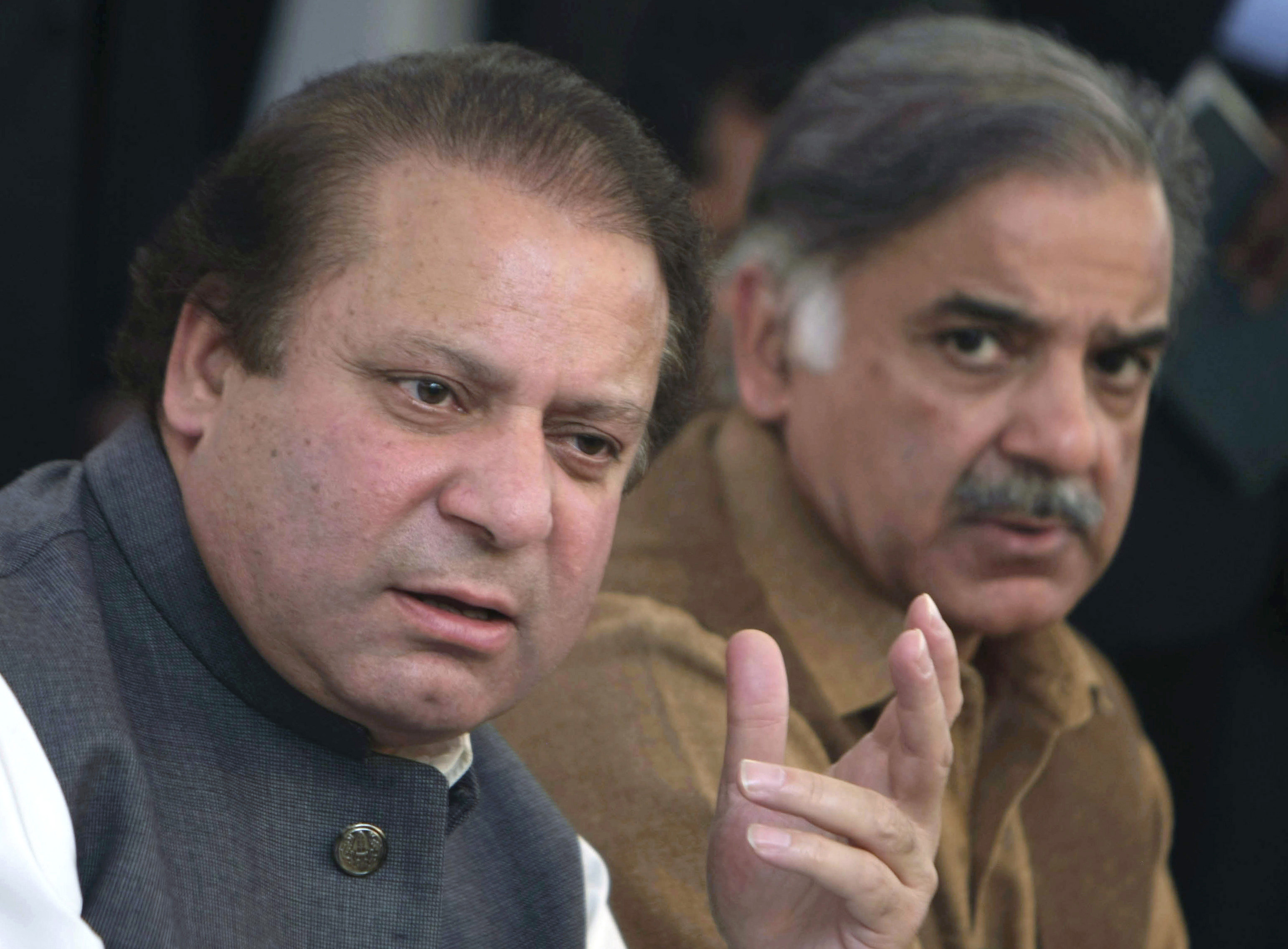 Pakistan: Ahead of PM vote, Islamabad crowds root for Khan