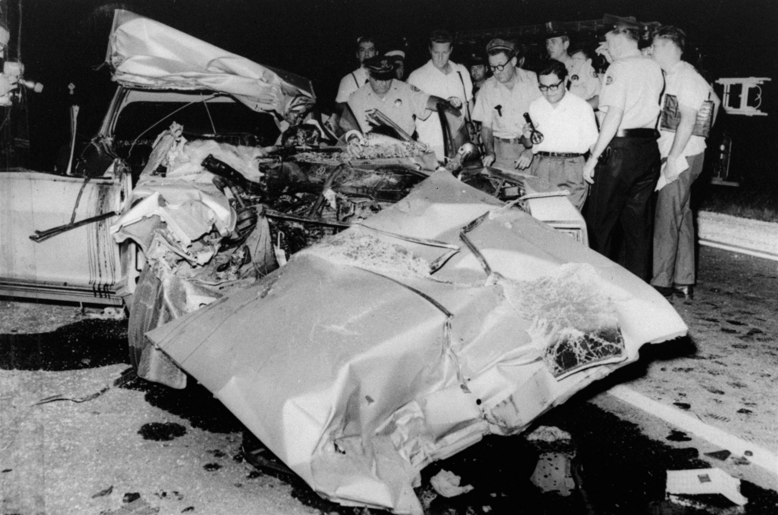 Deadly crashes spur calls for tractor-trailer side guards