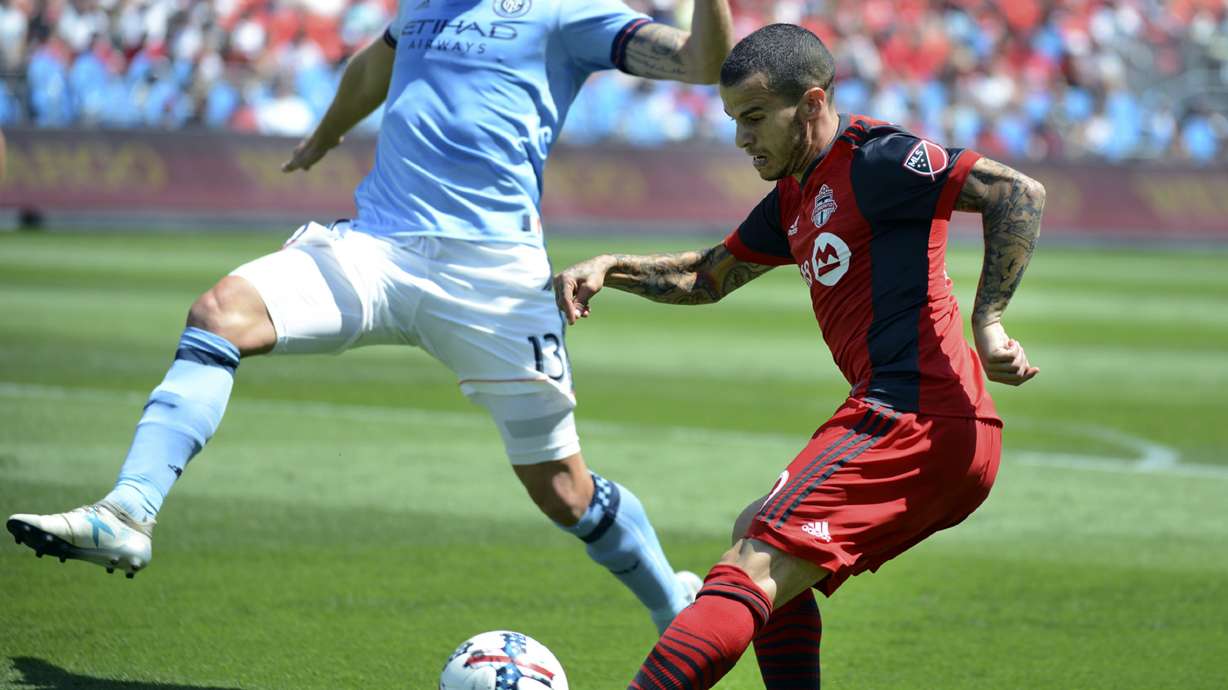 Giovinco scores twice, Toronto FC beats NYC FC 4-0
