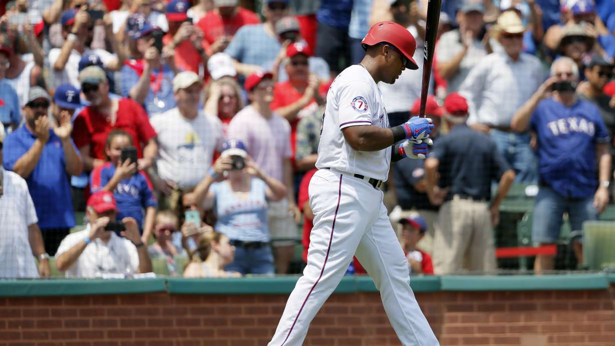 Beltre doubles for 3,000th hit, 1st from Dominican to do it