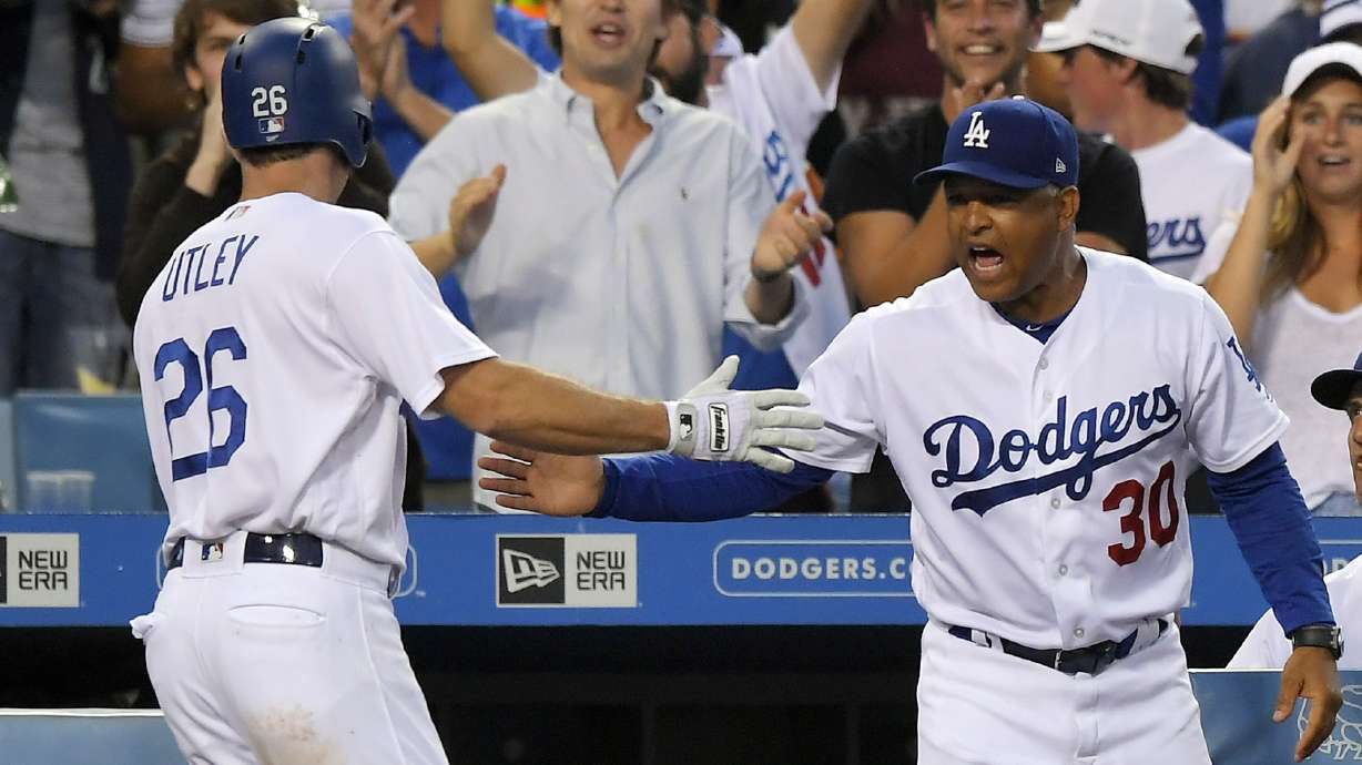 Farmer's 2-run double in 11th lifts Dodgers past Giants