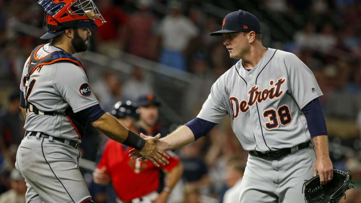 Cubs acquire LHP Wilson, C Avila in trade with Tigers