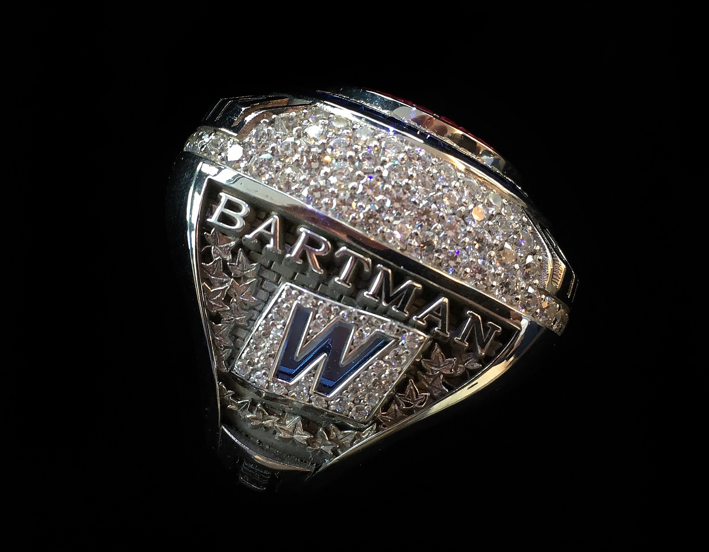 Cubs issue World Series championship ring to Bartman