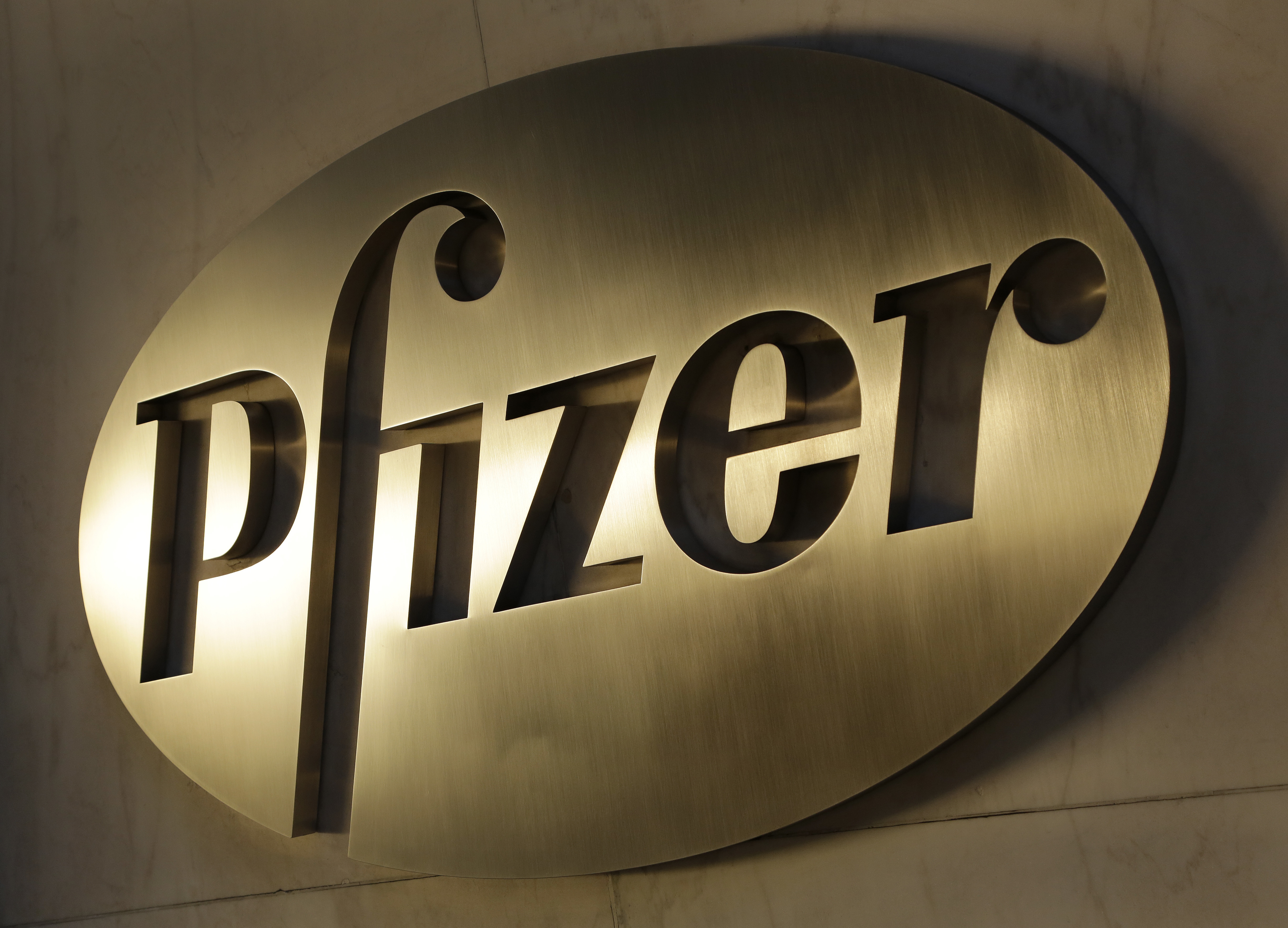 Pfizer tops 2Q profit forecasts