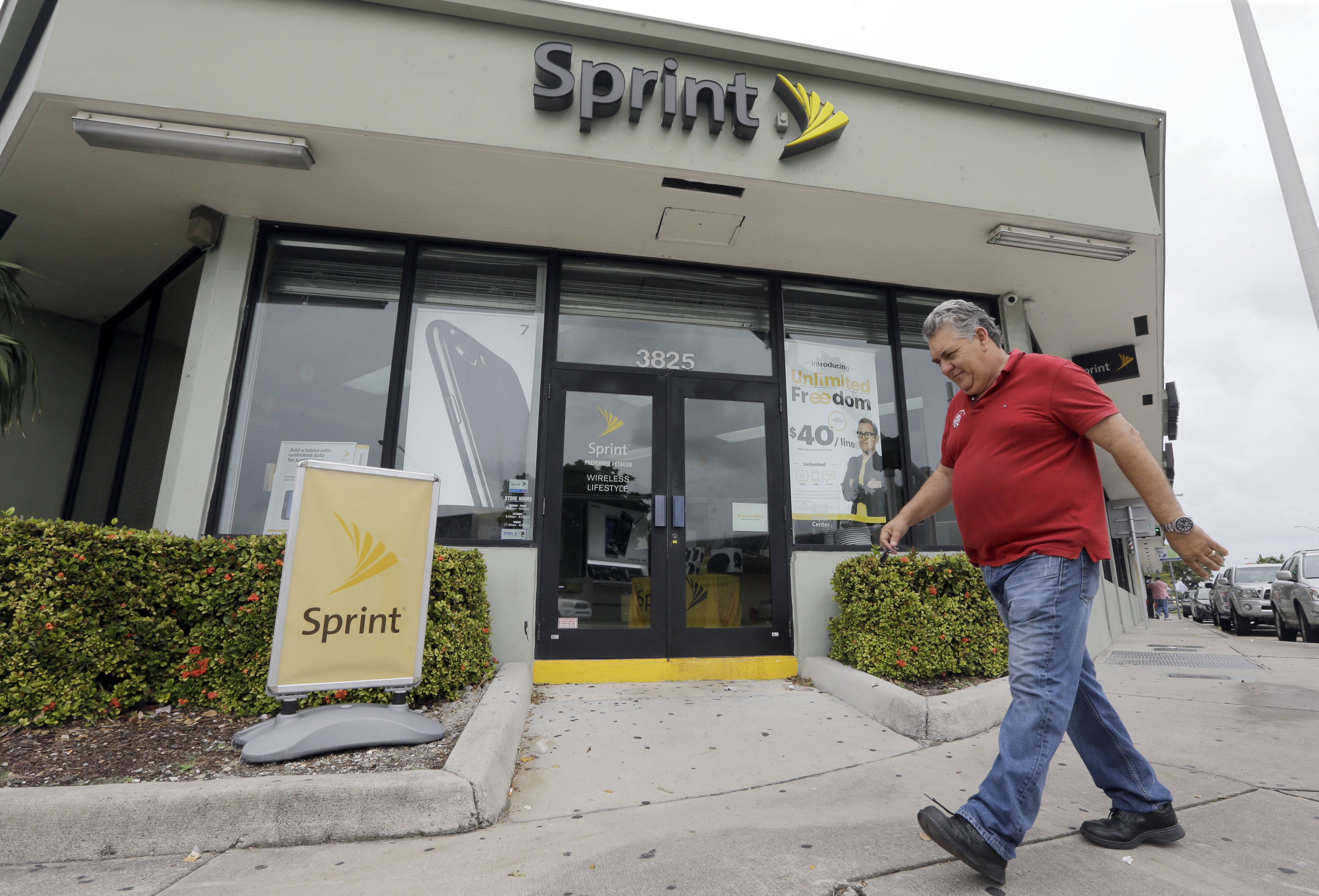 Sprint posts rare profit, says a deal may be coming soon