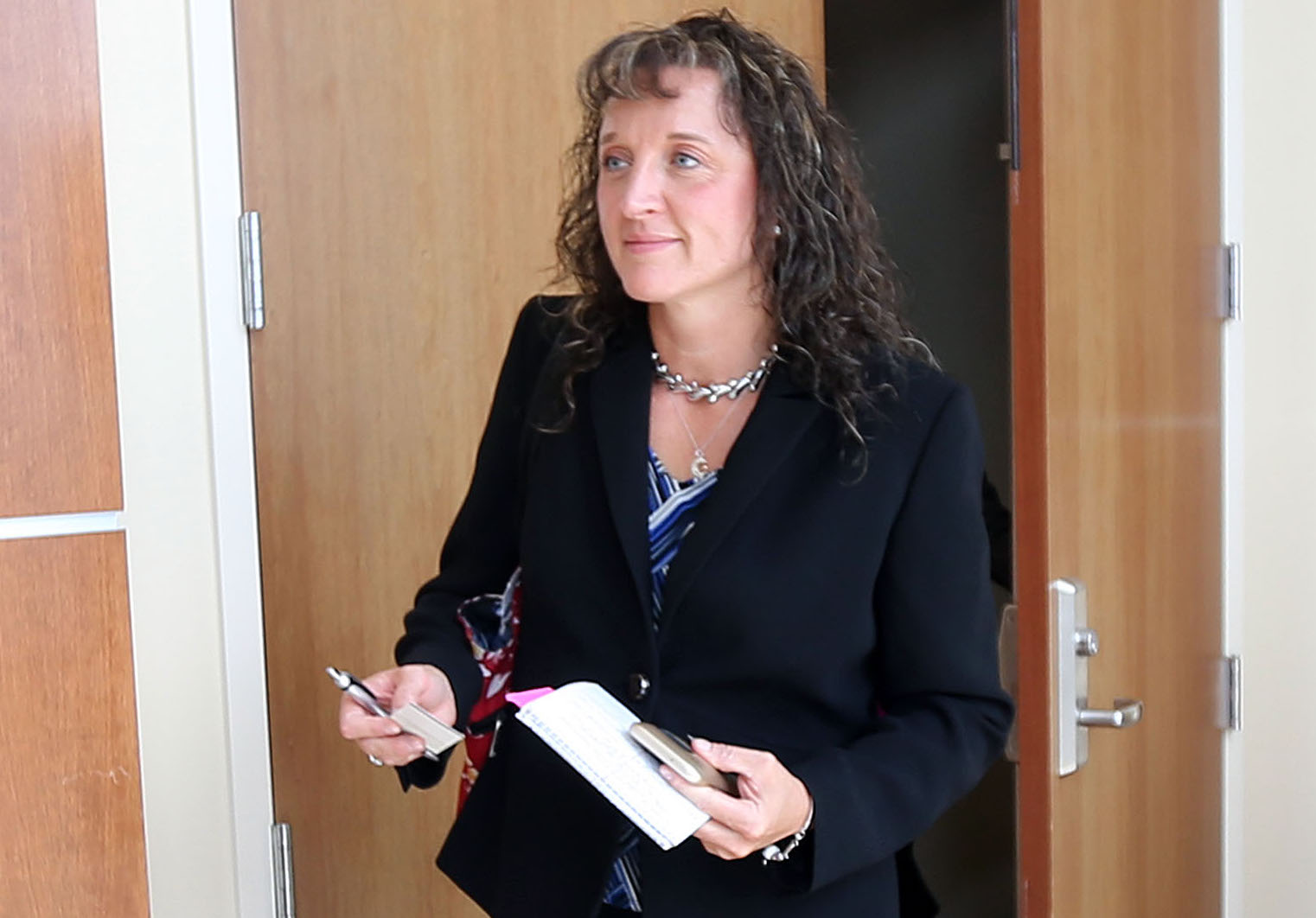 Deputy Julie Dole sworn in as acting county recorder