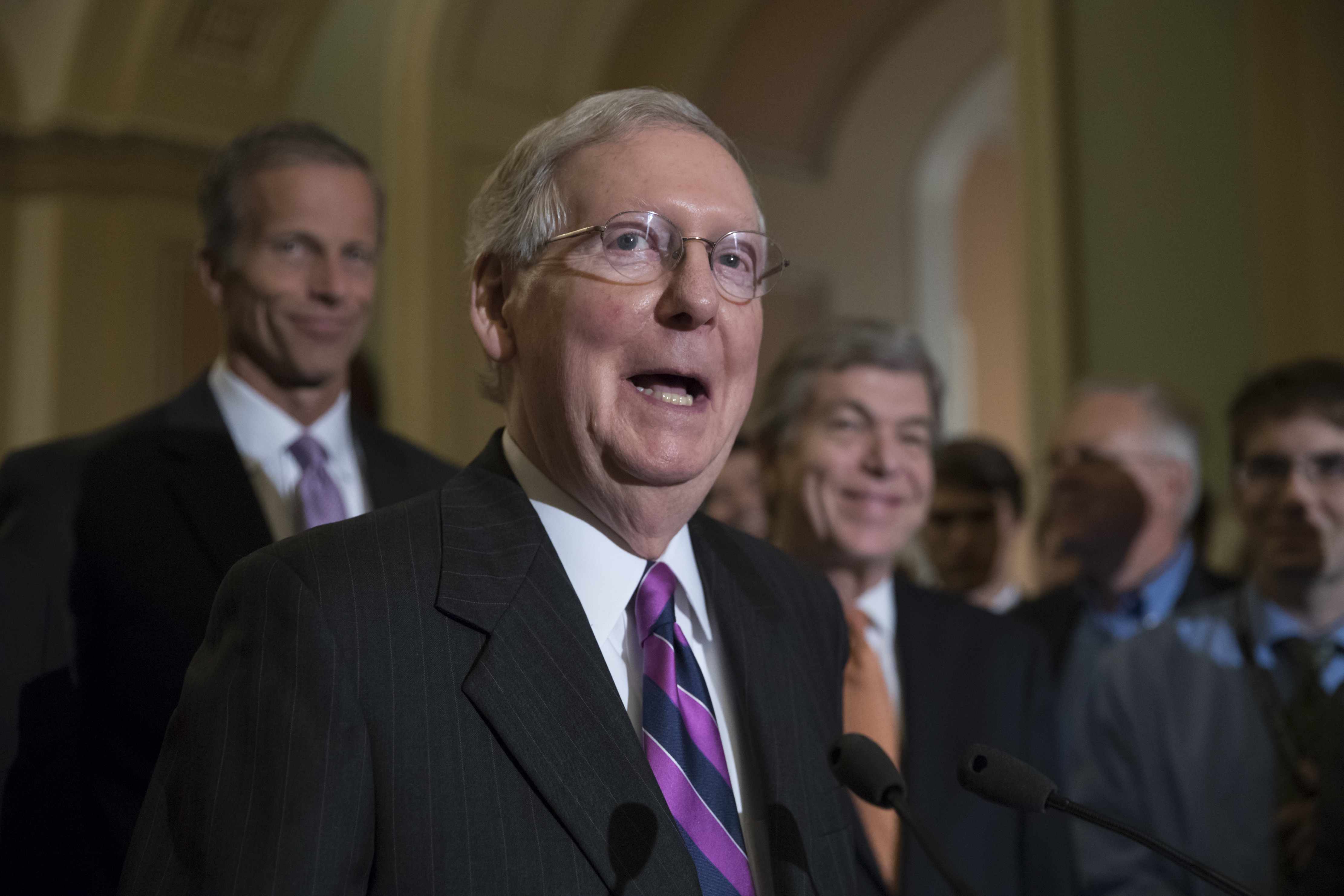 With baby steps, Senate Republicans abandoning the president