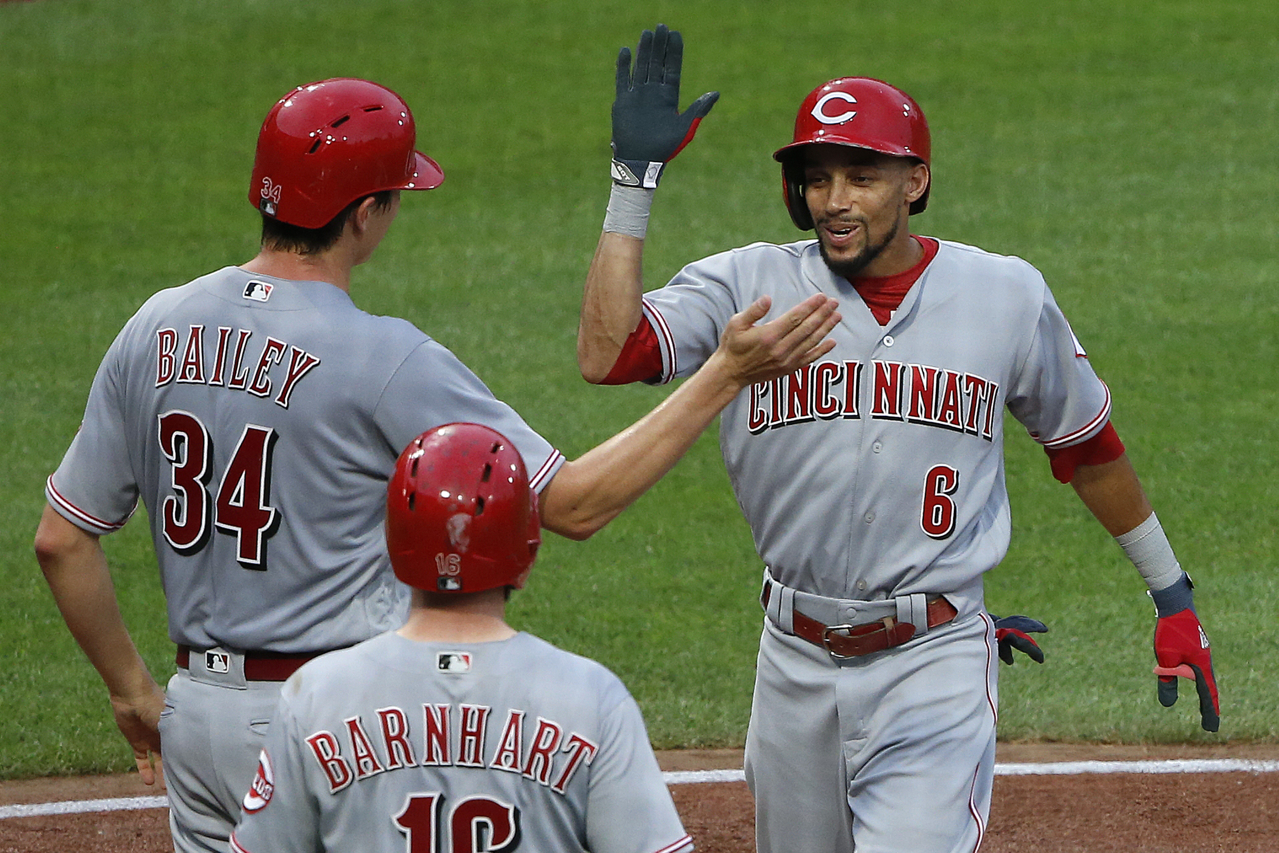 Hamilton, Winker power Reds past Pirates 9-1