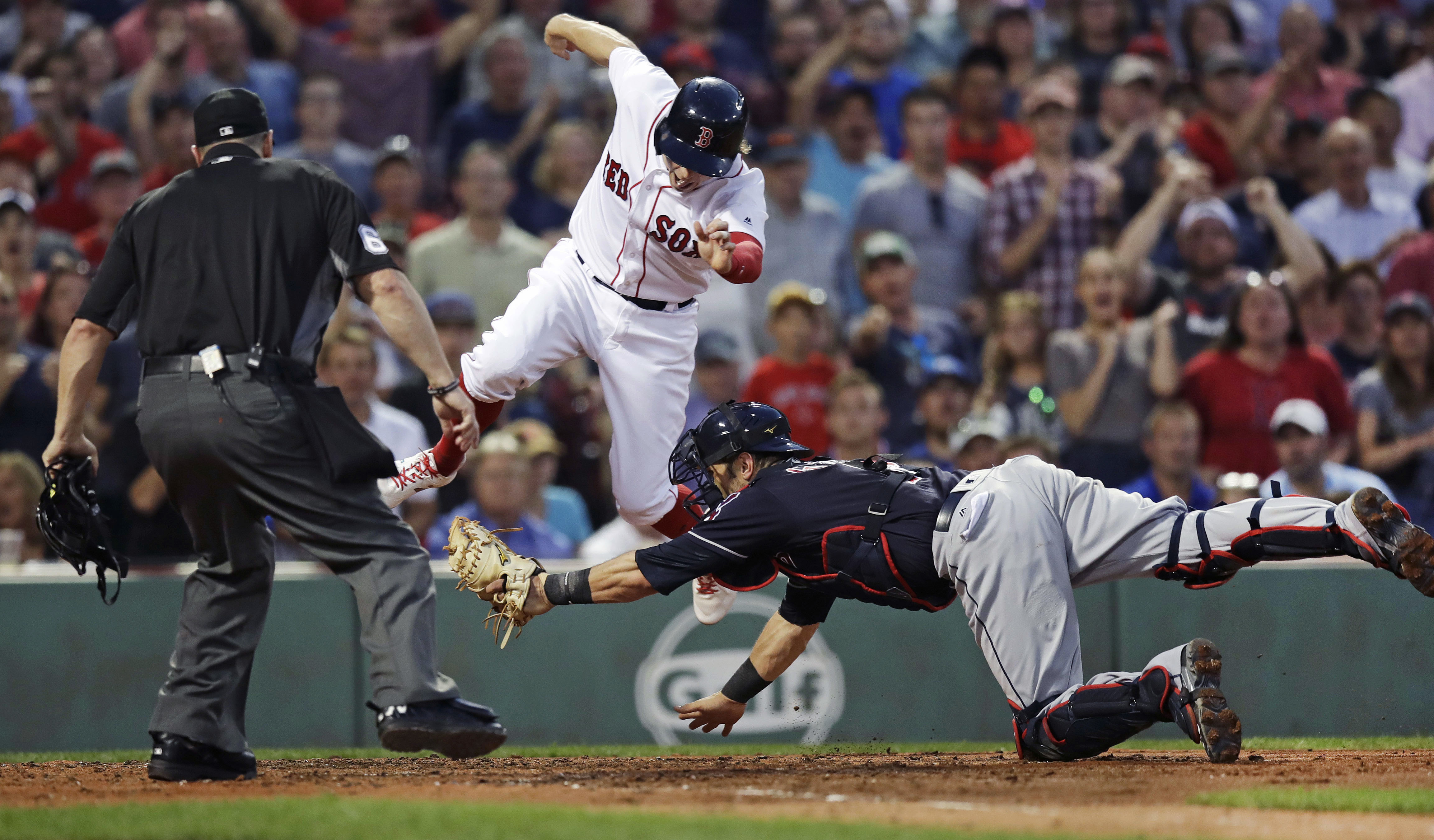 Vazquez's 3-run HR in 9th lifts Red Sox over Indians 12-10