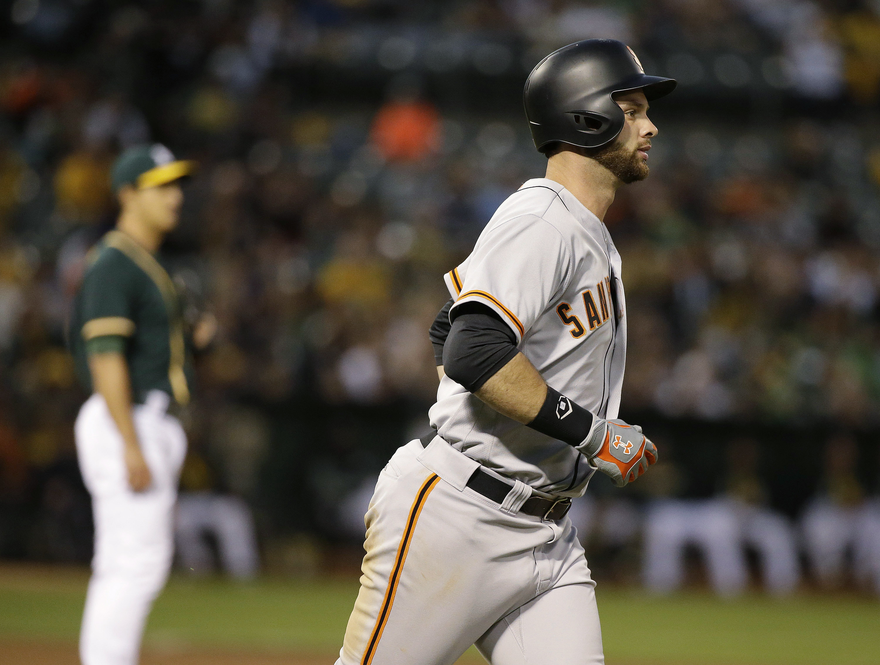 Samardzija shuts down A's as Giants snap 4-game skid, 10-4
