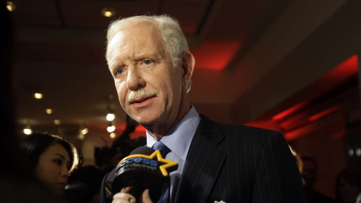 Miracle on the Hudson hero makes case against privatization