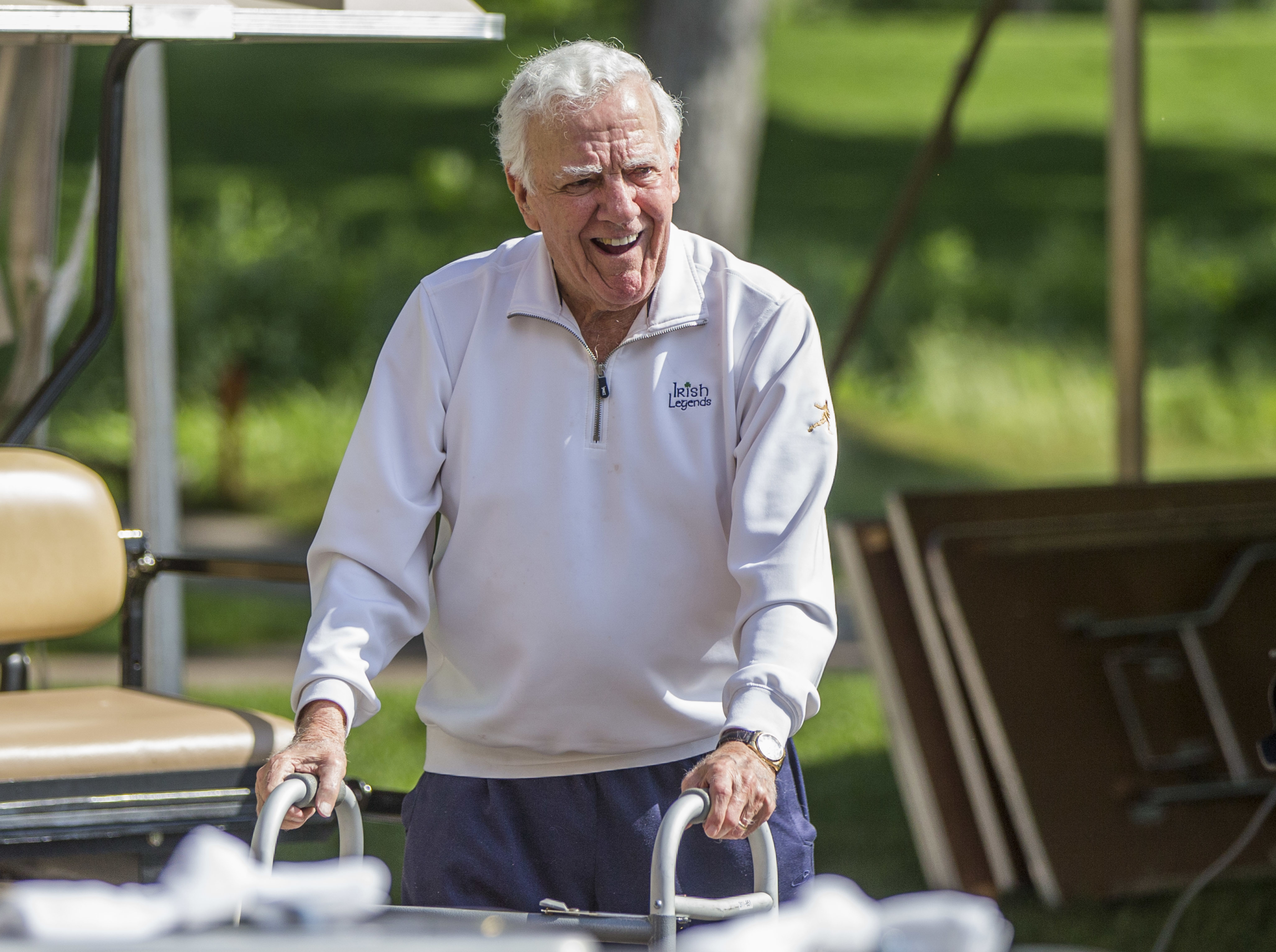 Ara Parseghian, won 2 titles at Notre Dame, has died at 94
