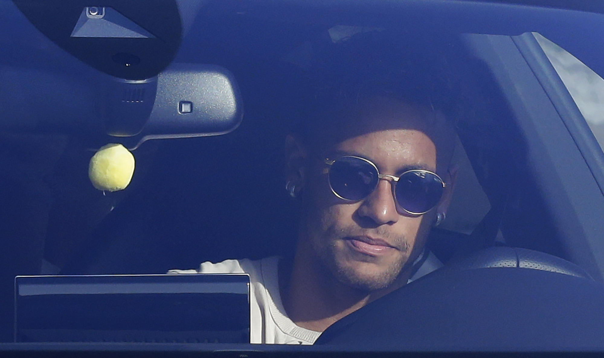The Latest: Neymar looking to take PSG to the top