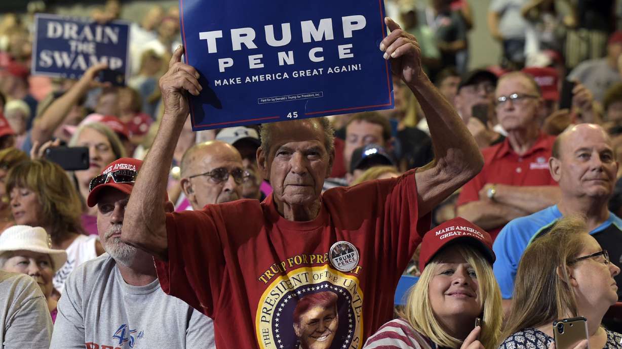 Trump whips up supporters against Russia probe