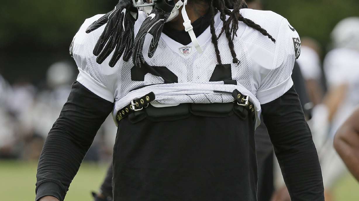 Marshawn Mania in wine country: Lynch big hit with Raiders