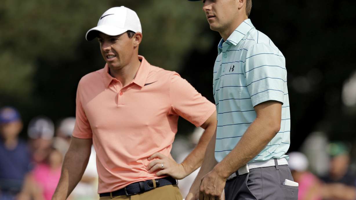 Walker managing fatigue, builds 2-shot lead at Firestone