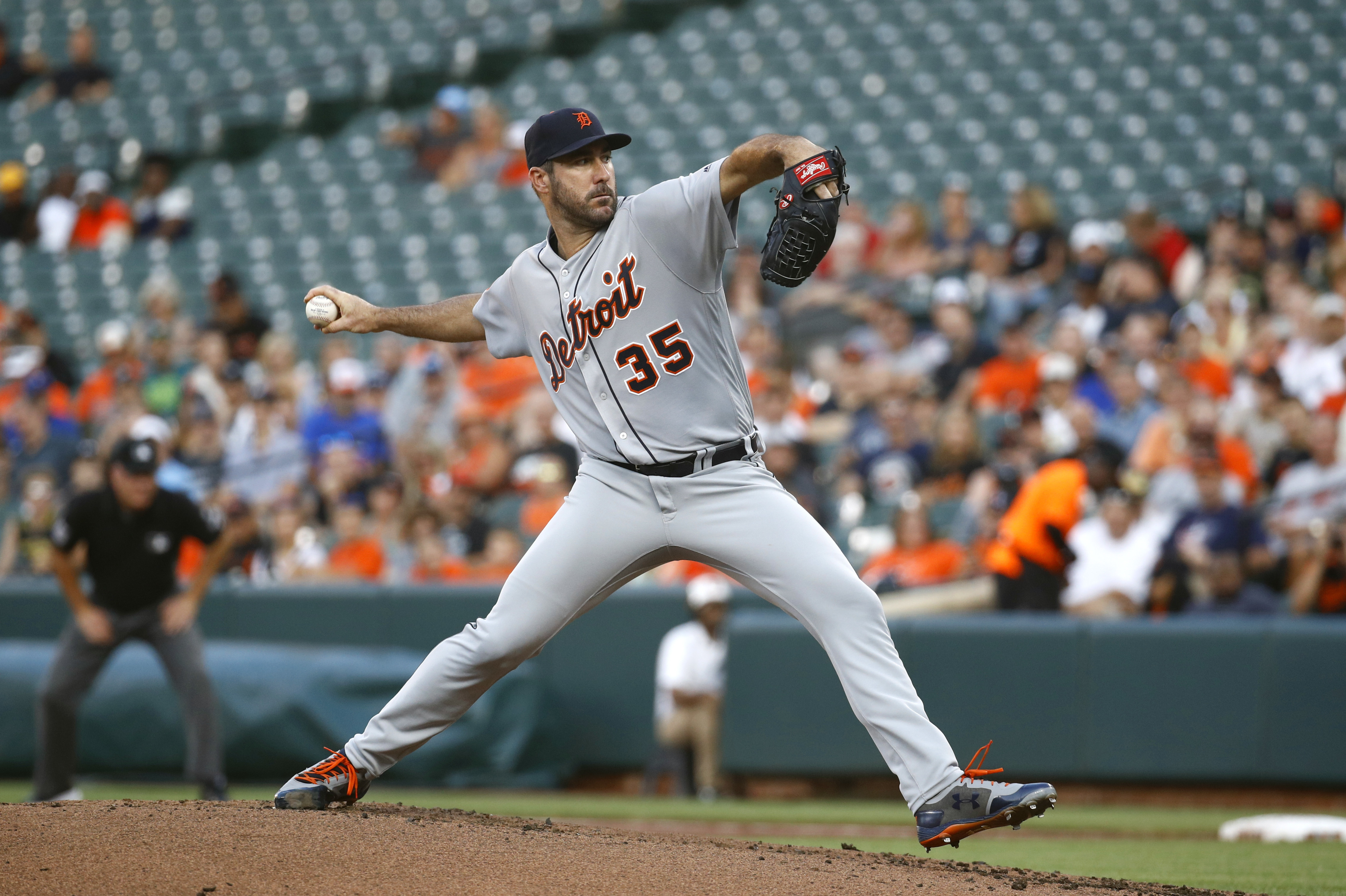 Upton slam, Verlander's arm carry Tigers past Orioles 5-2