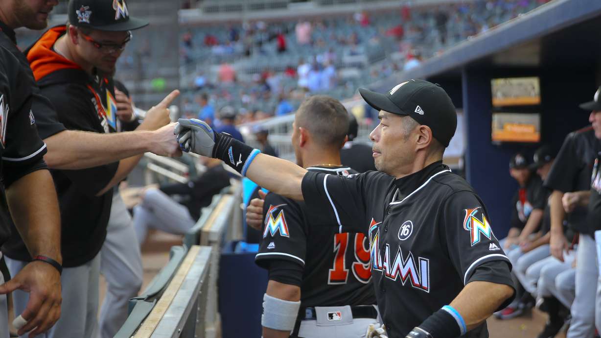 Dickey, Markakis help Braves overcome Stanton, Marlins 5-3