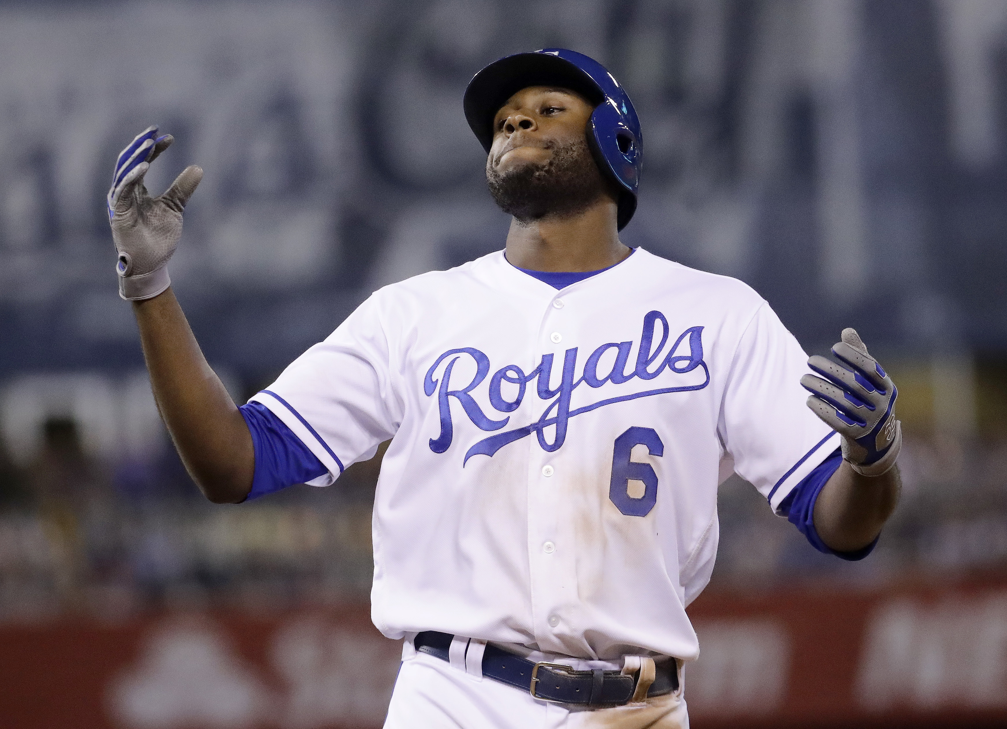 Paxton wins 7th straight start, Mariners top Royals 5-2