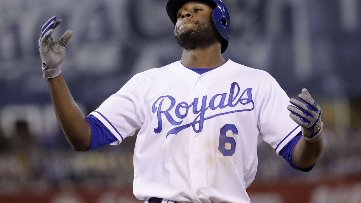 Paxton wins 7th straight start, Mariners top Royals 5-2