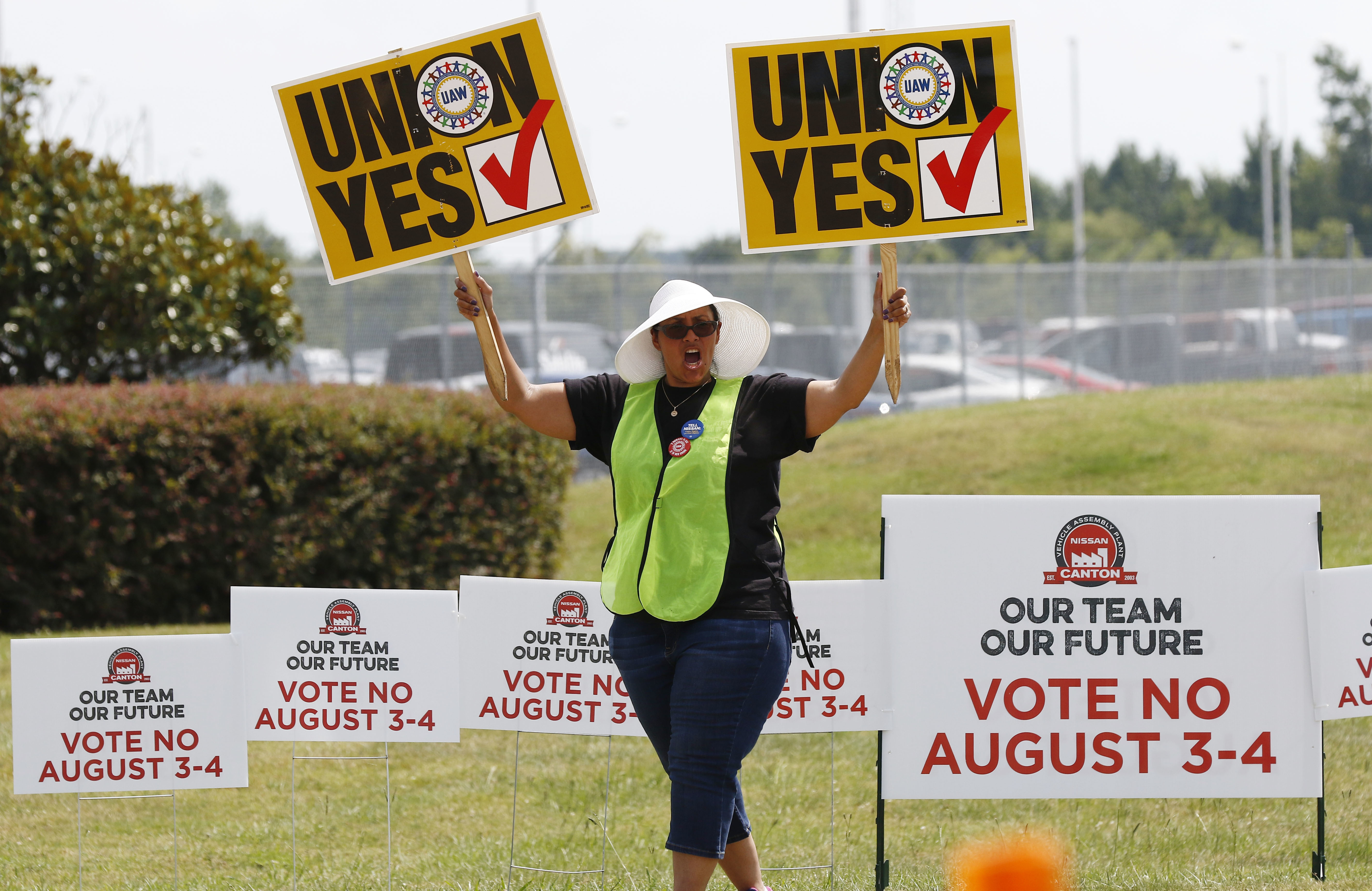 UAW defiant in Mississippi loss as union opponents celebrate