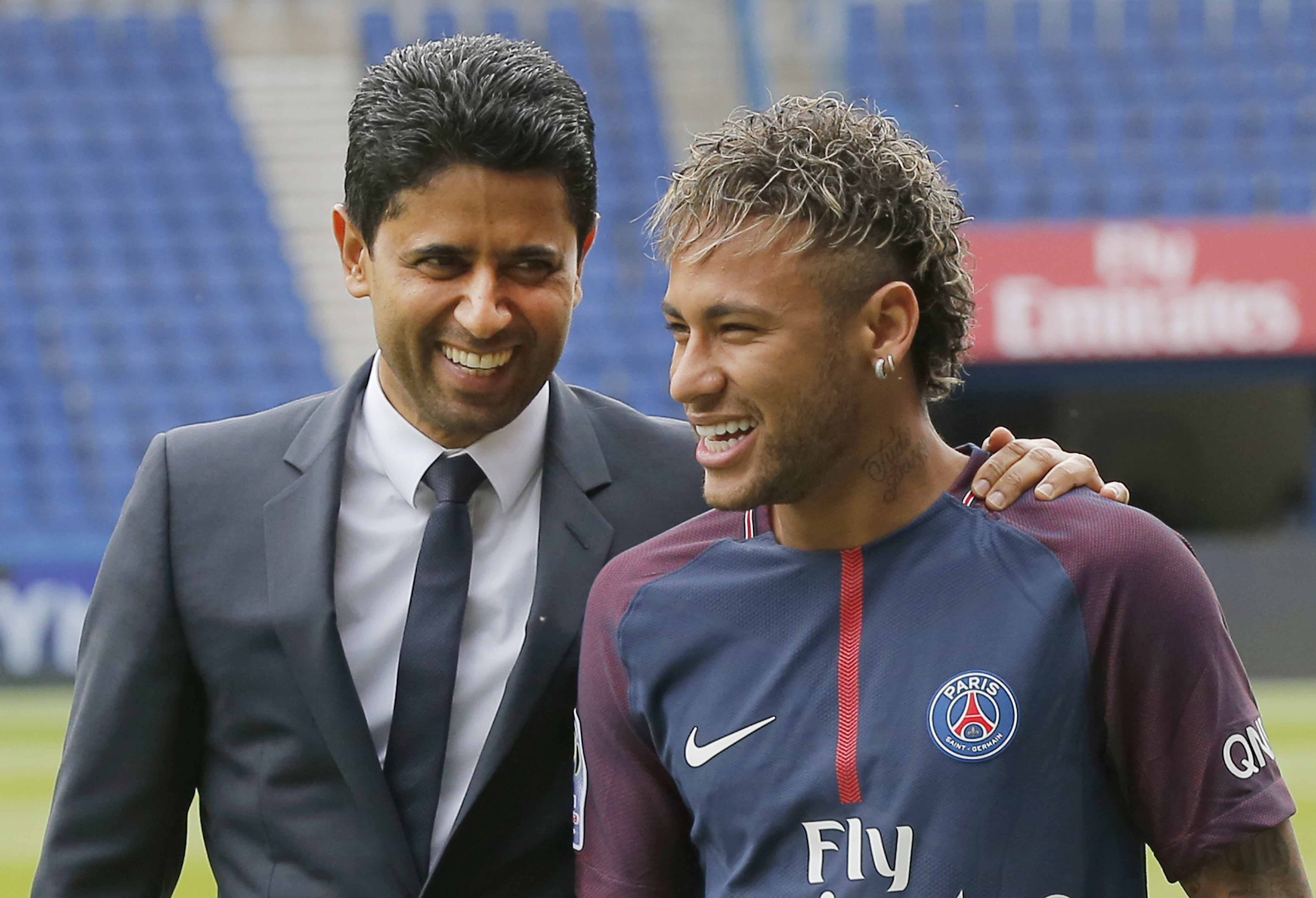Neymar provides pre-match show, with PSG debut put on hold