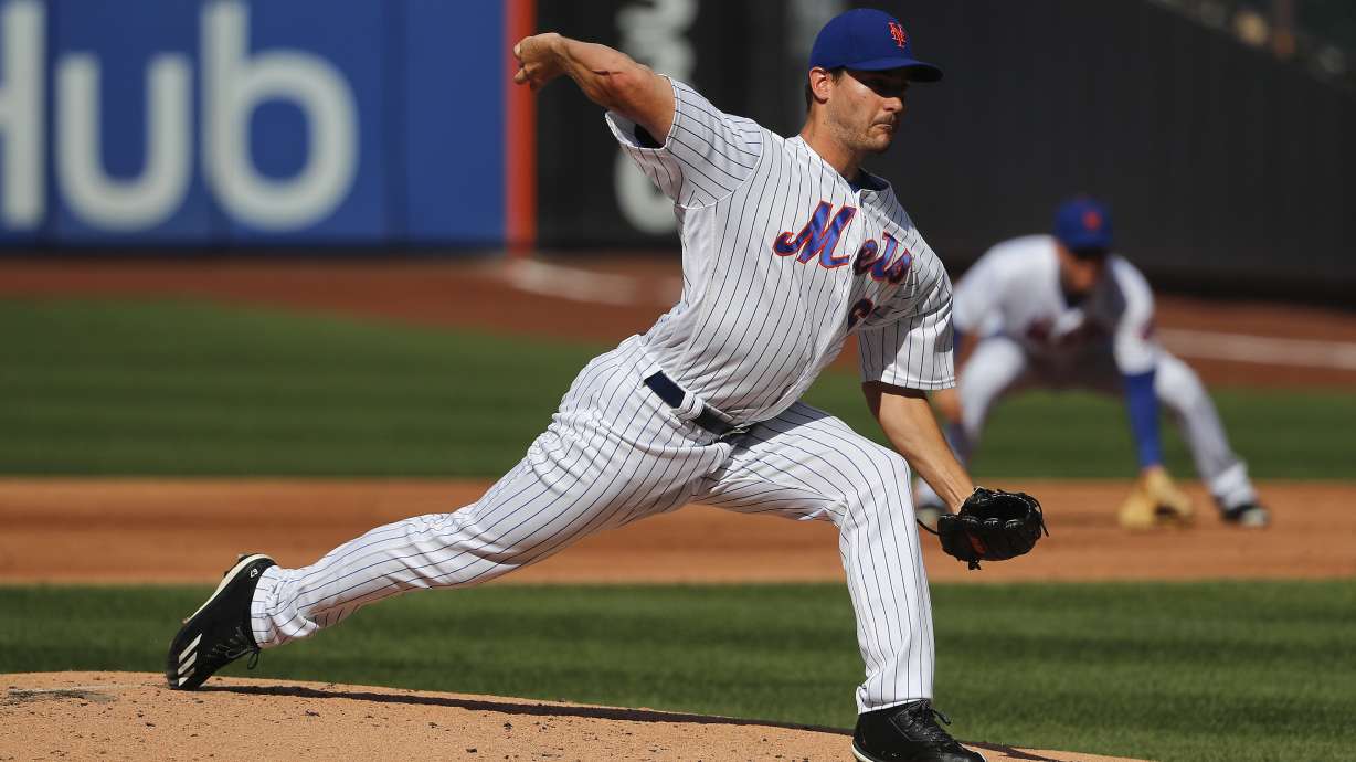 Dodgers hit 5 homers, deck Mets 7-4 to extend historic surge