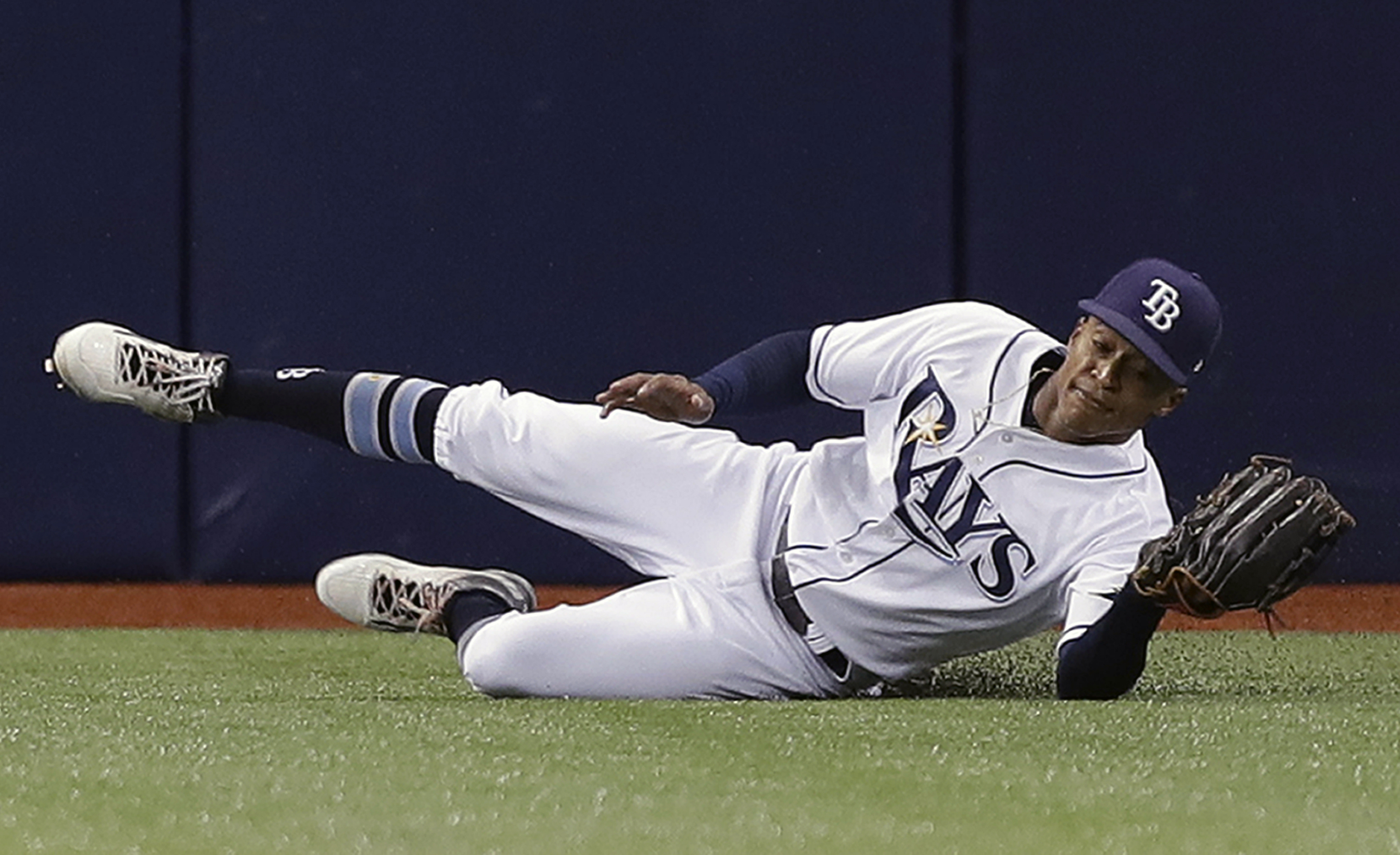 Brewers shut out Rays behind Davies