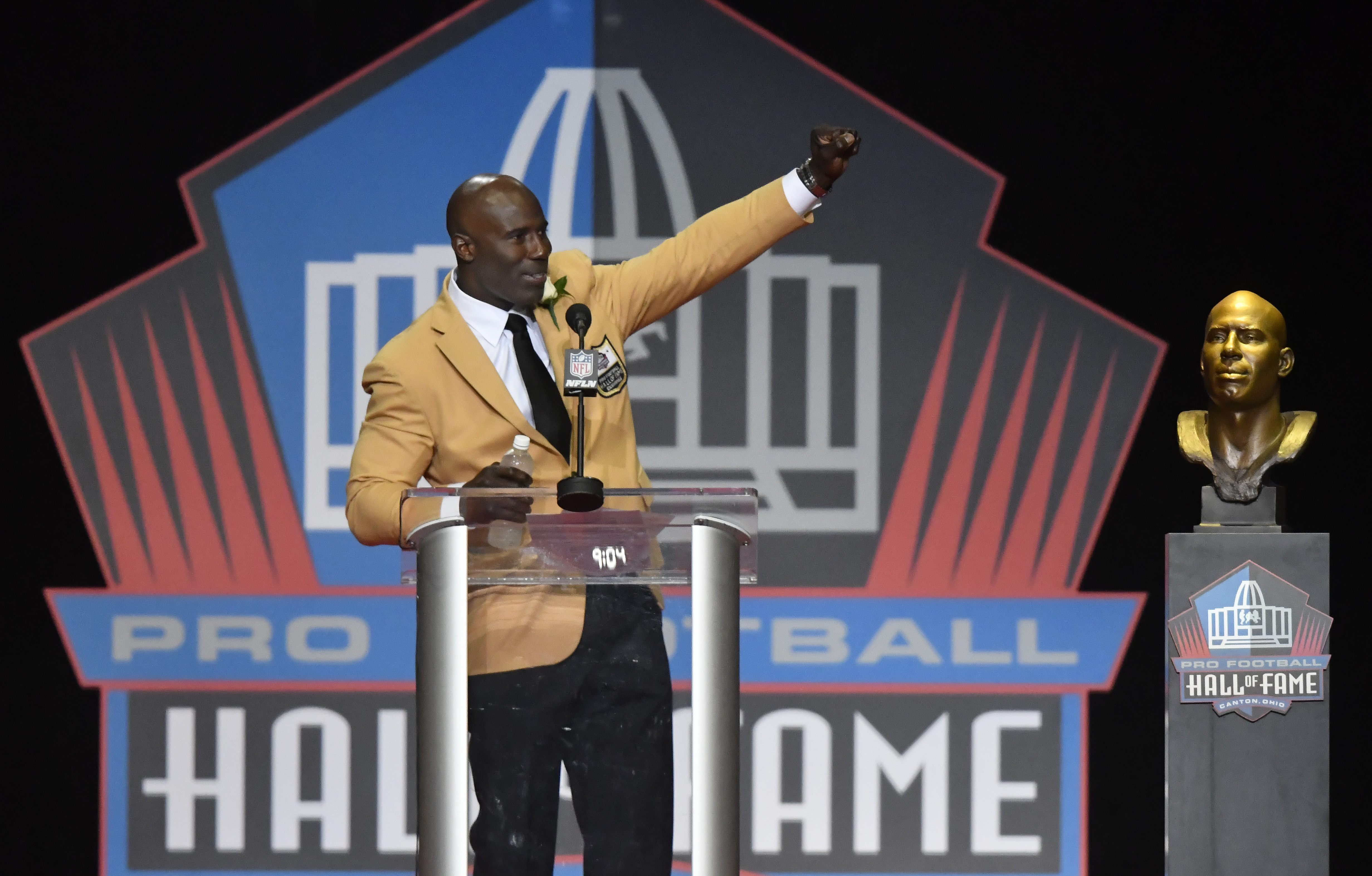 A 2nd LT in the Hall of Fame: RB Tomlinson inducted