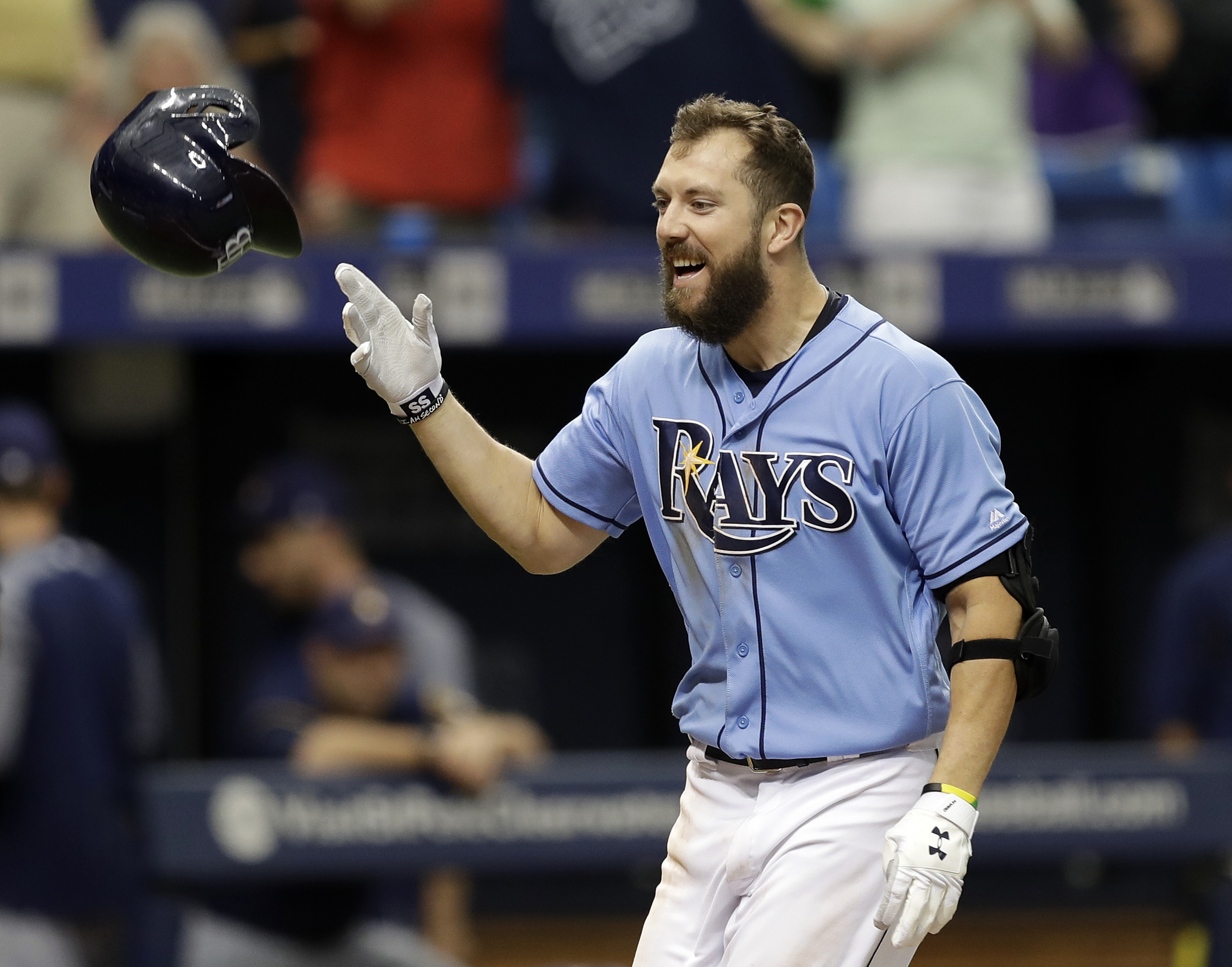 Souza's homer in 9th lifts Rays over Brewers 2-1