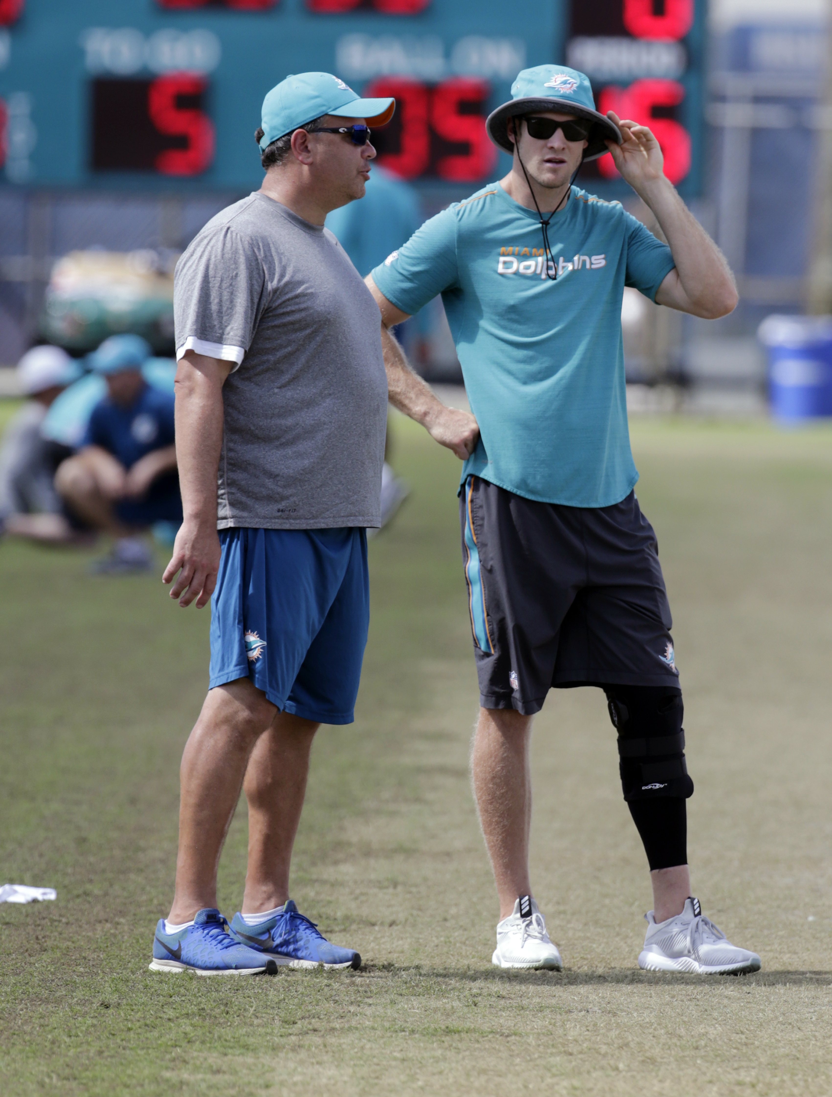Gase: Cutler didn't delay retirement to stand on sideline