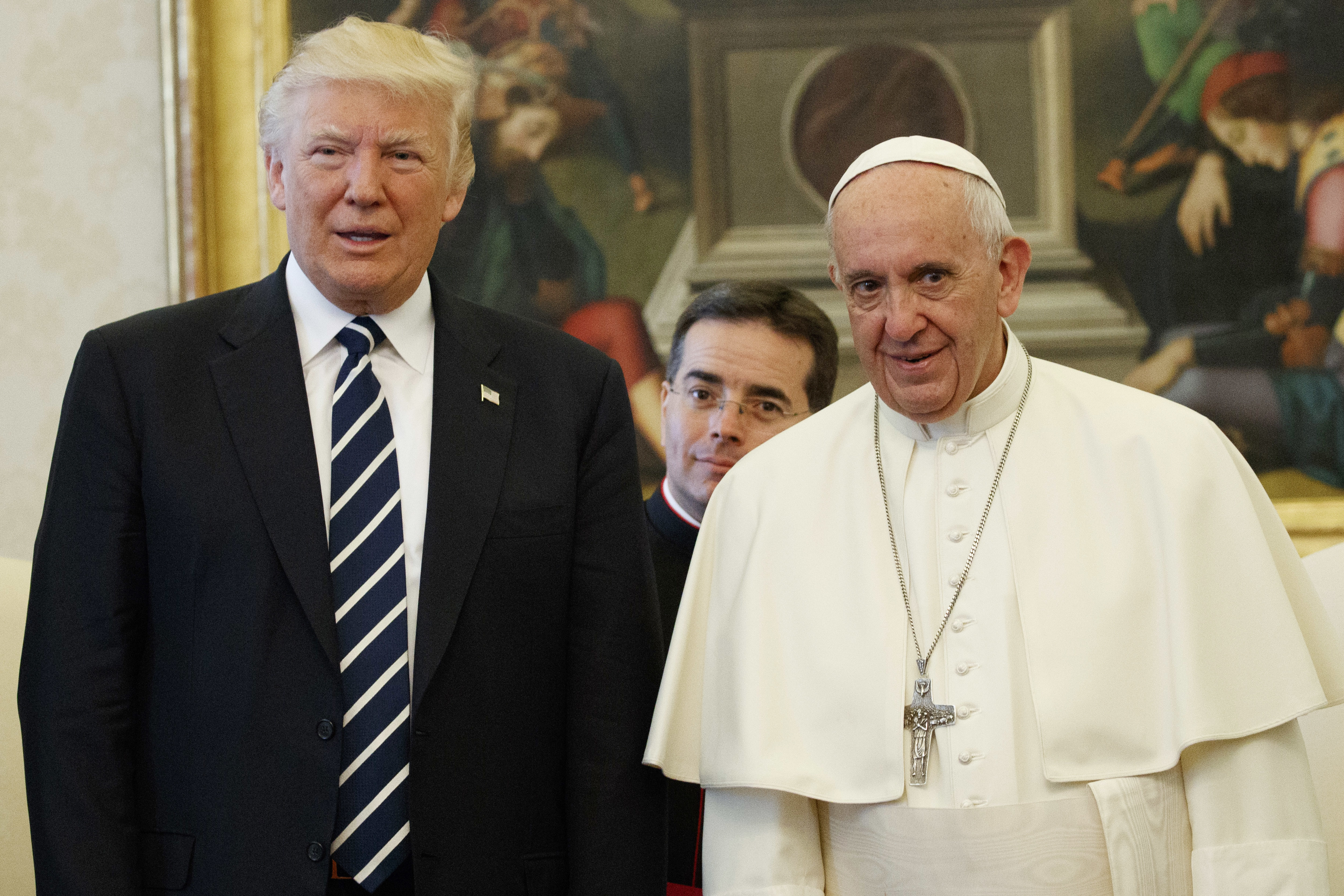 Evangelical Trump supporters want meeting with Pope Francis