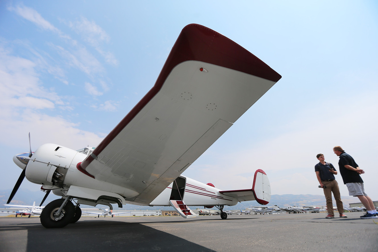 Warbird show hopes to 'keep history alive' for aviation enthusiasts
