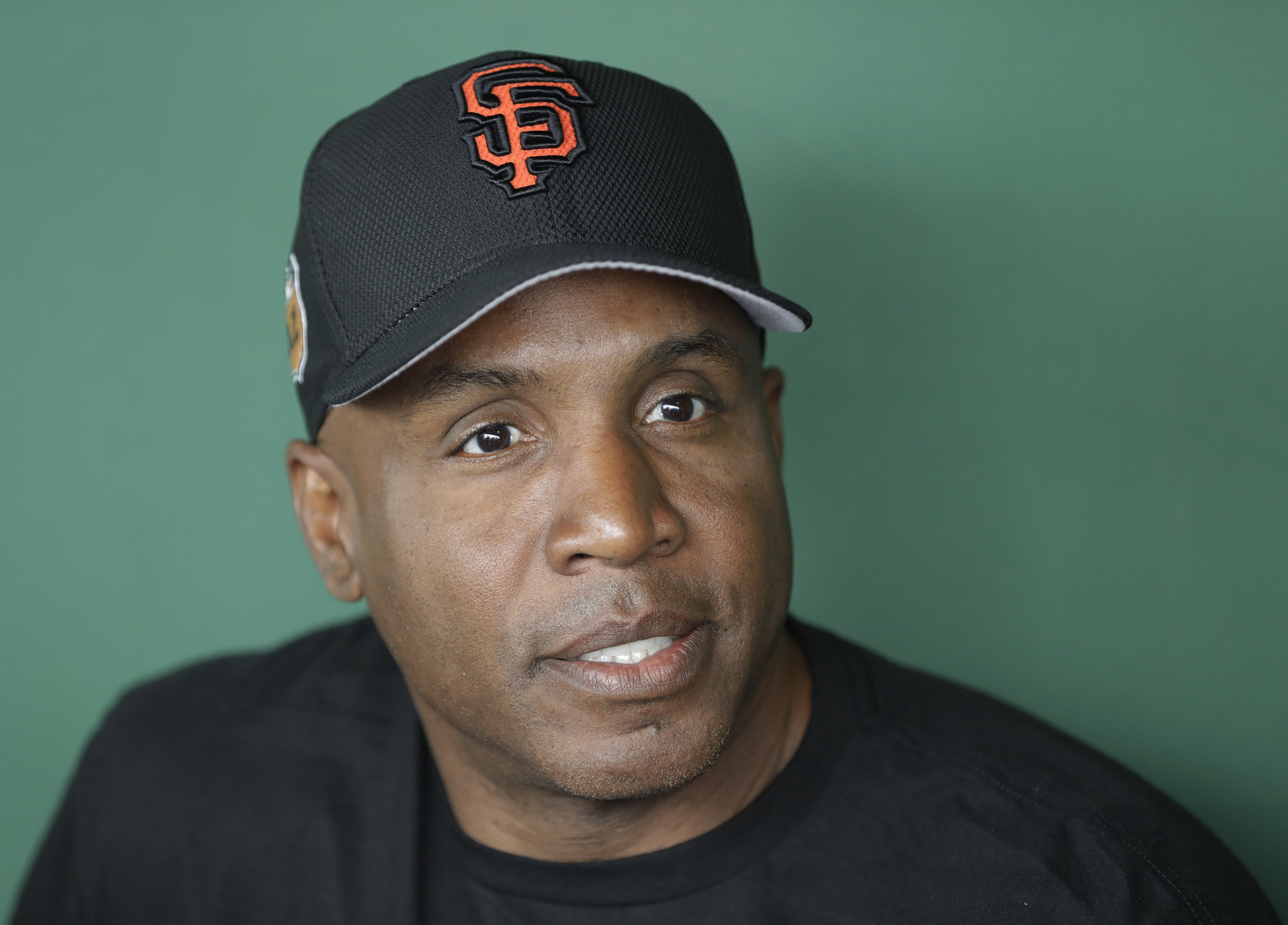 Home run king Bonds says he wishes he'd played 1 more year