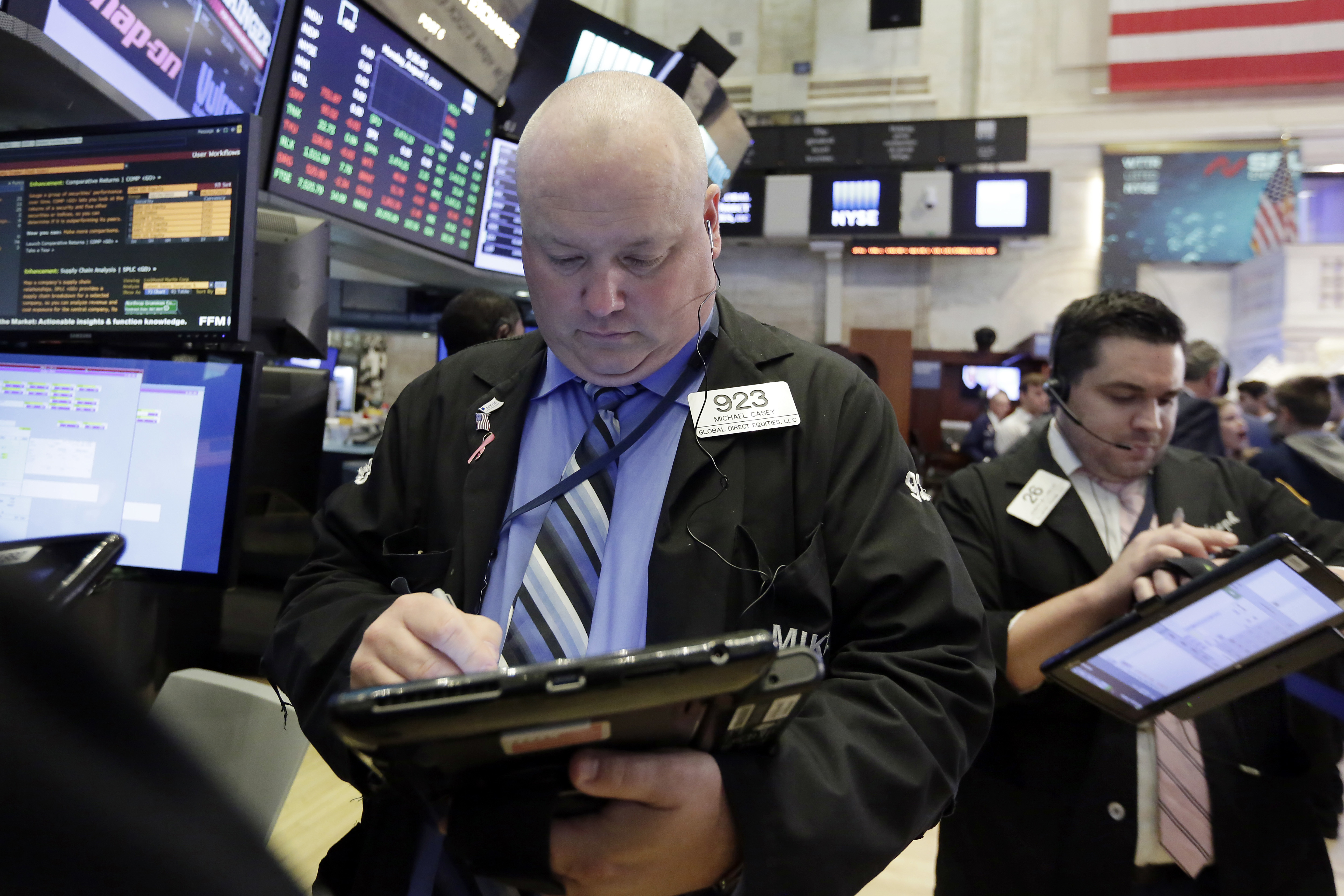 Asian shares fall as China trade data disappoints