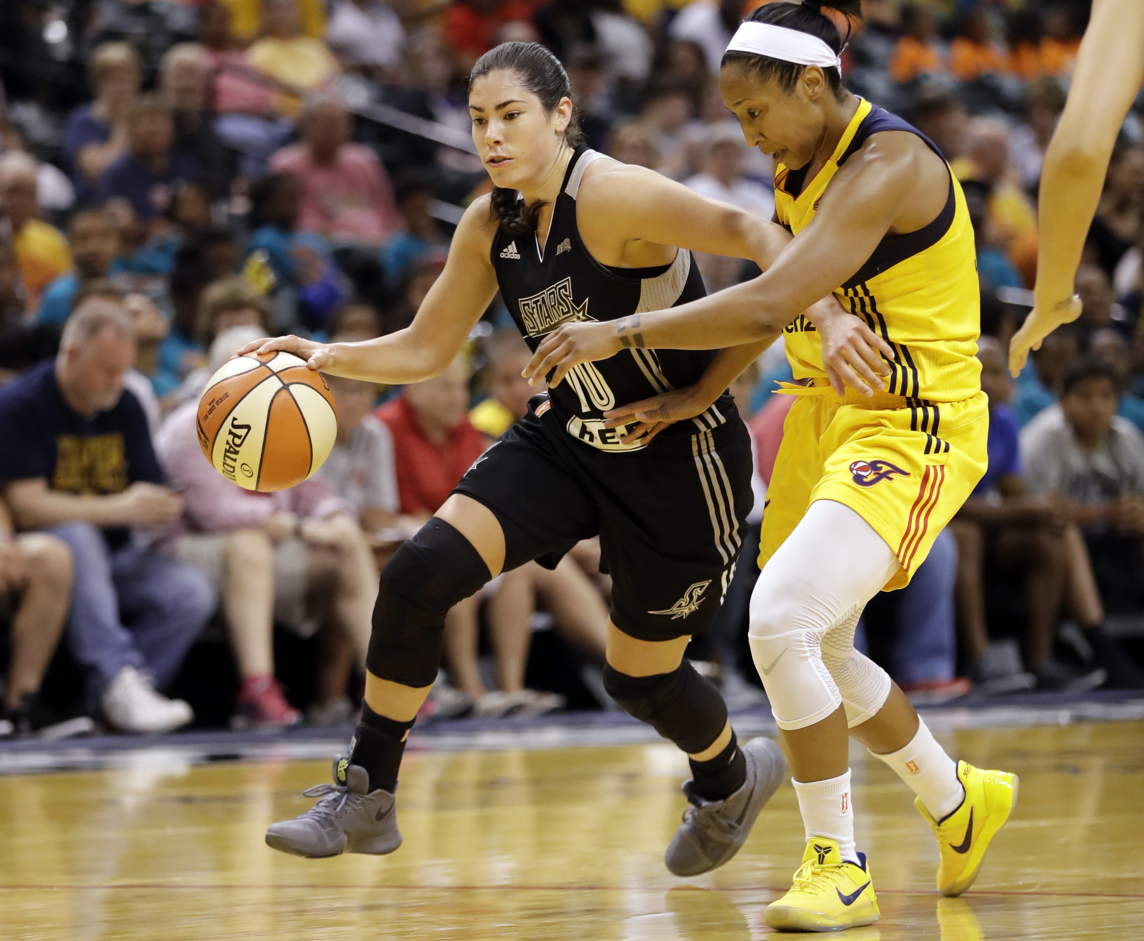 Hands-on approach: Purple pen helps WNBA's Plum blossom